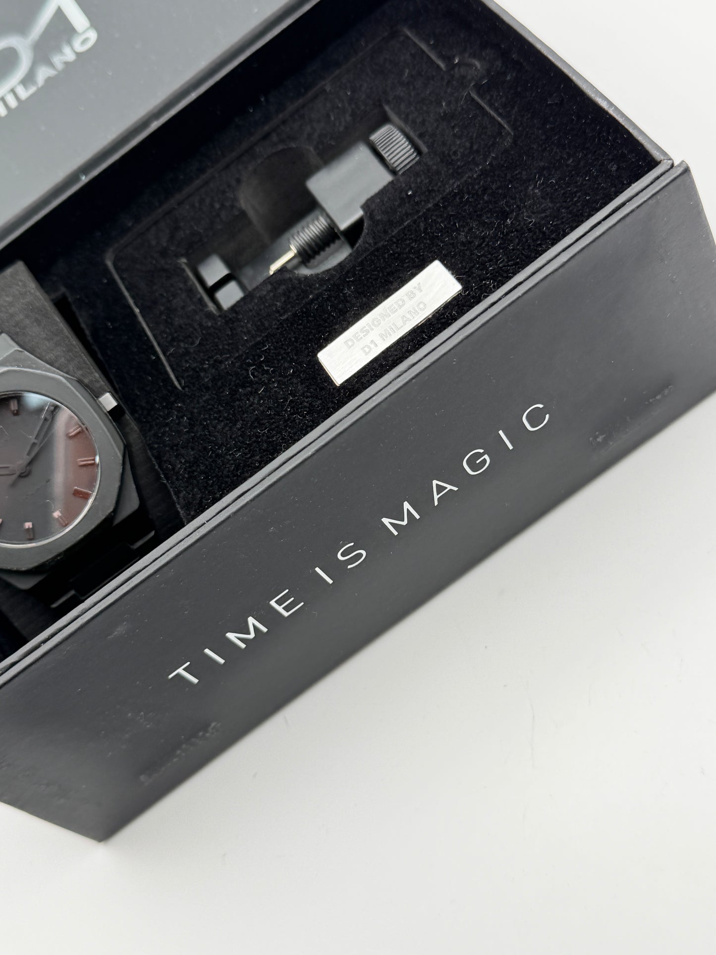 d1 Milano monochrome 41mm