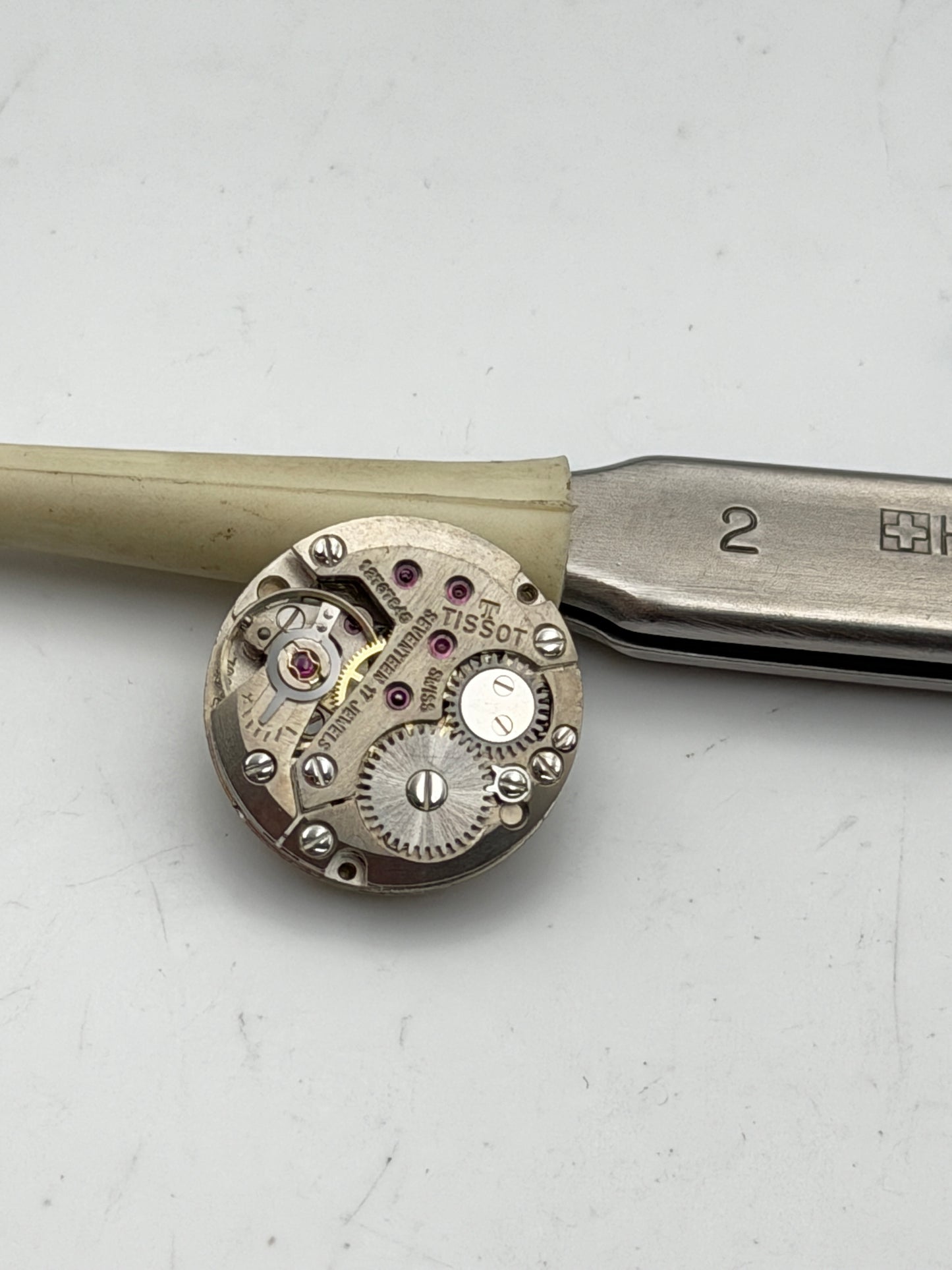 tissot stylist 709-2 movement movimento