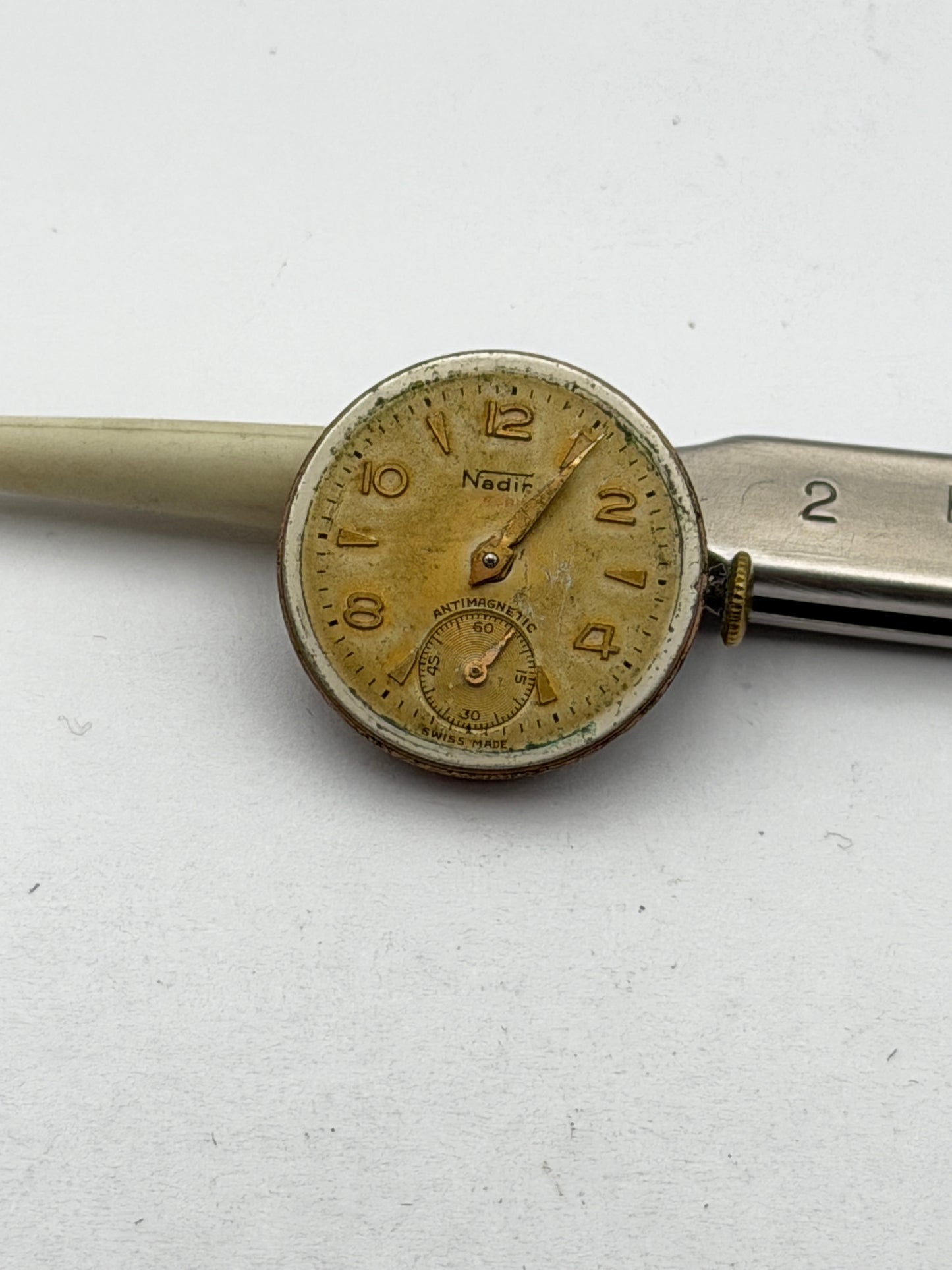 nadir fhf 63 movement movimento
