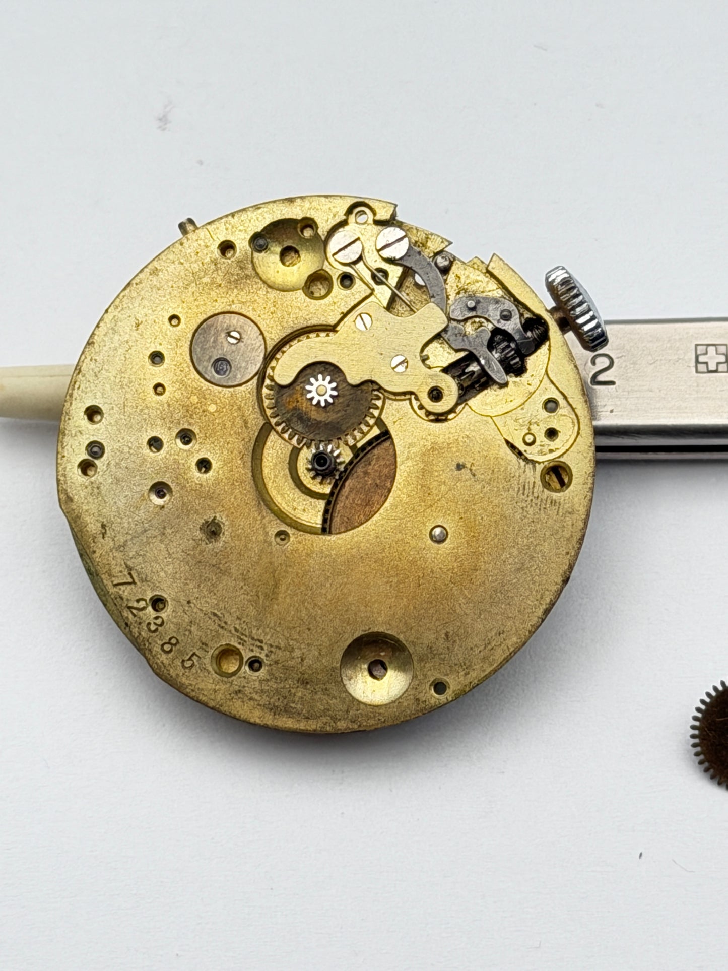 Universal Genève berthoud geneve Chrono 34mm movement movimento