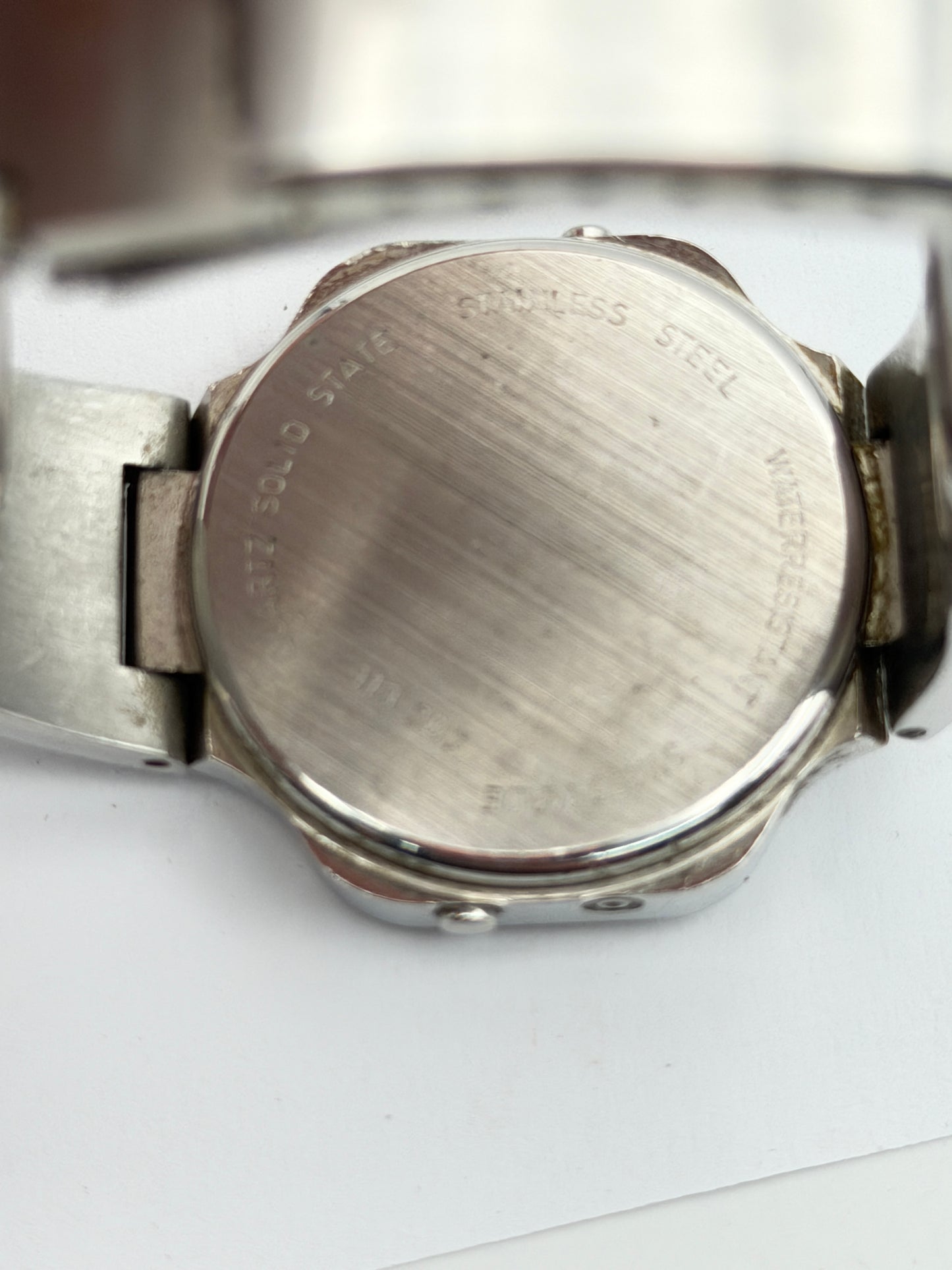 philip watch lcd 37mm