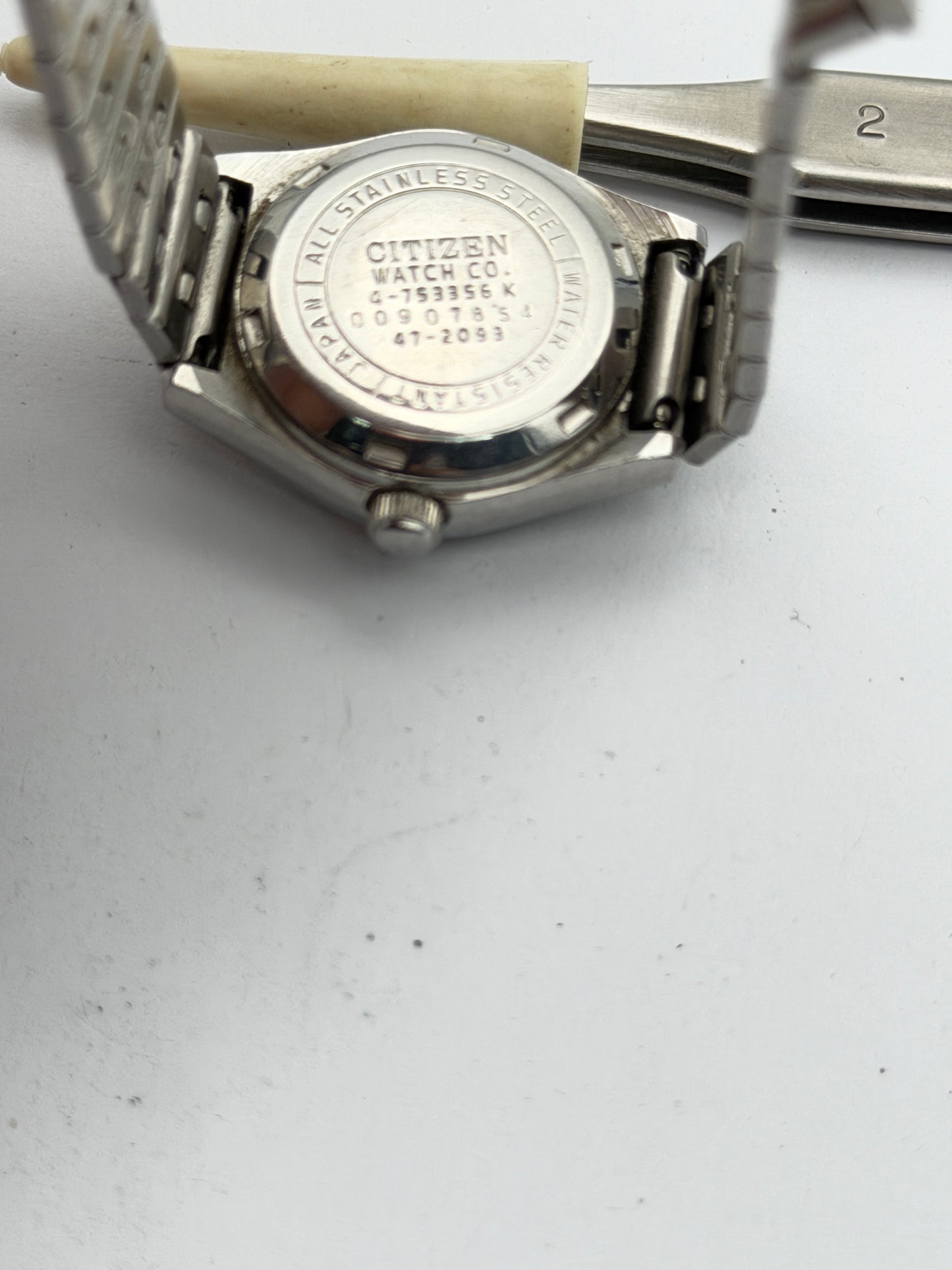 citizen quartz 47-2093 24mm