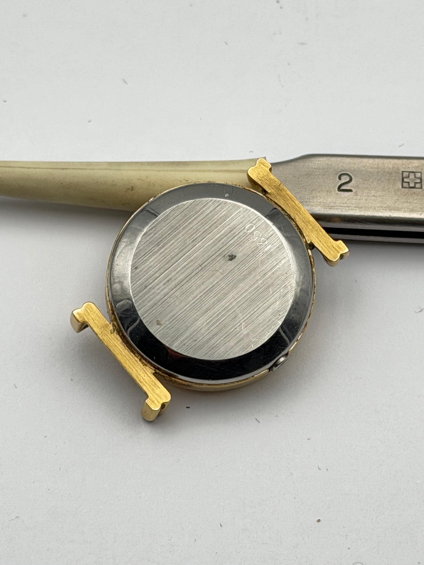 omega de ville quartz 1350 22mm