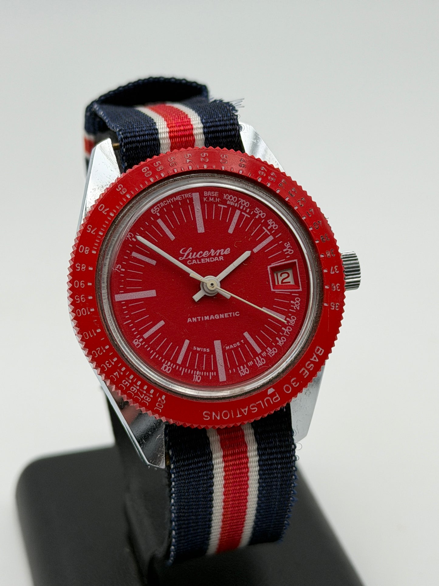 lucerne diver vintage red new nos 37mm swiss made