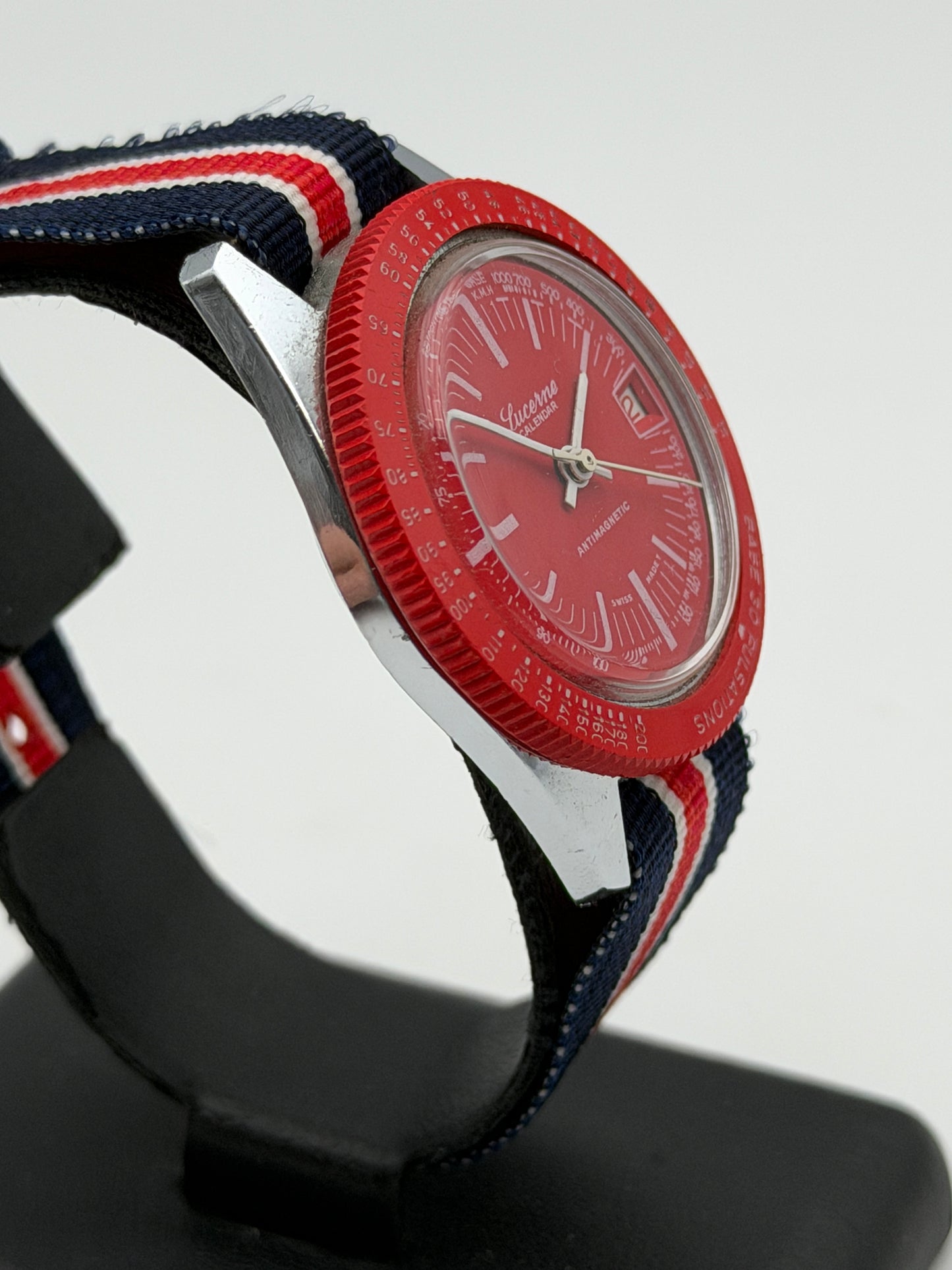 lucerne diver vintage red new nos 37mm swiss made