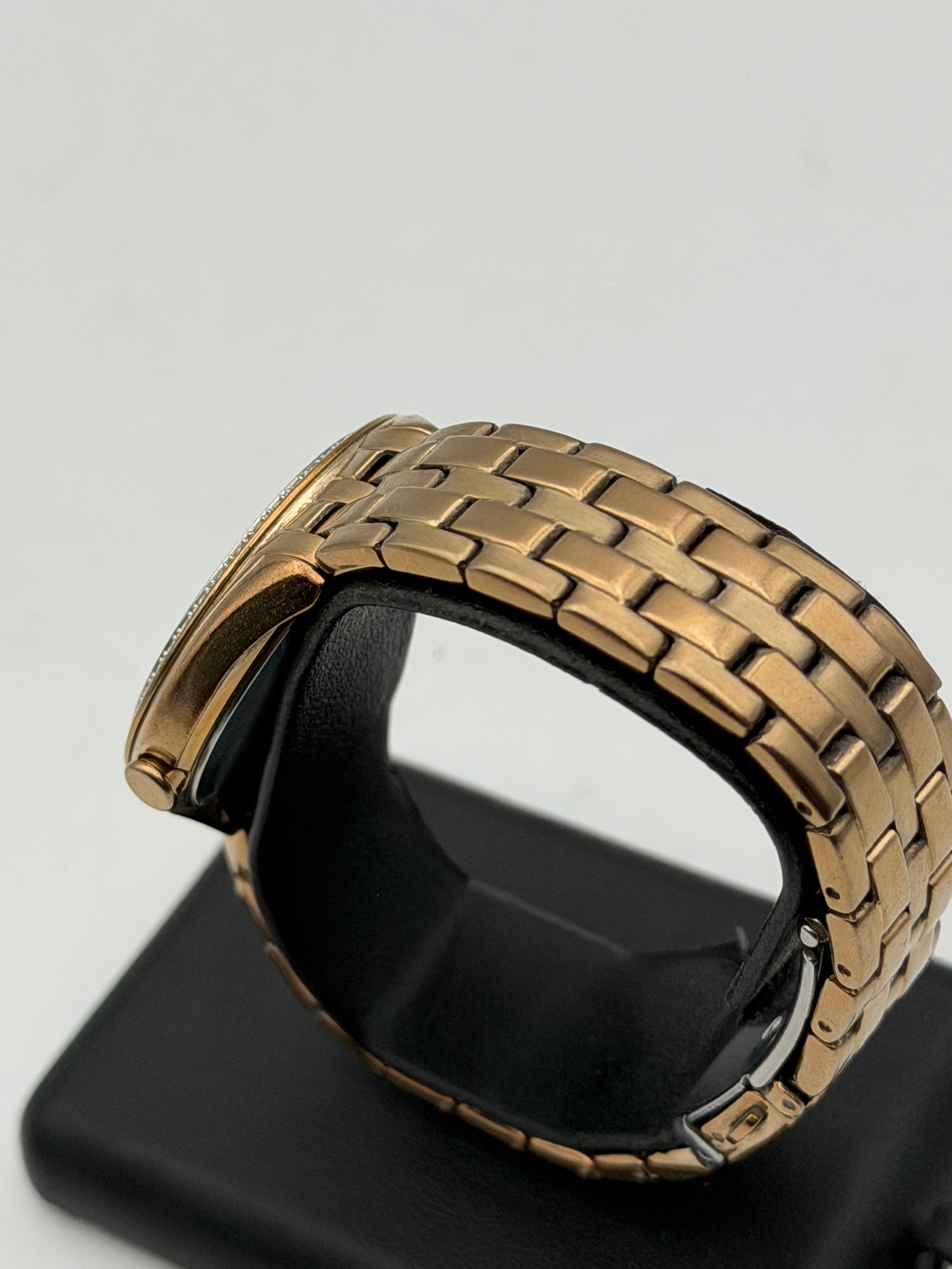 vagary 34mm watch g011-s112541 quartz