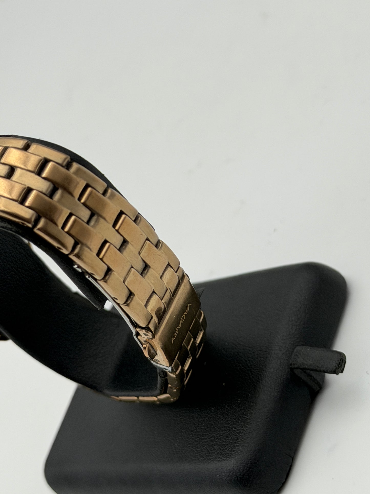 vagary 34mm watch g011-s112541 quartz