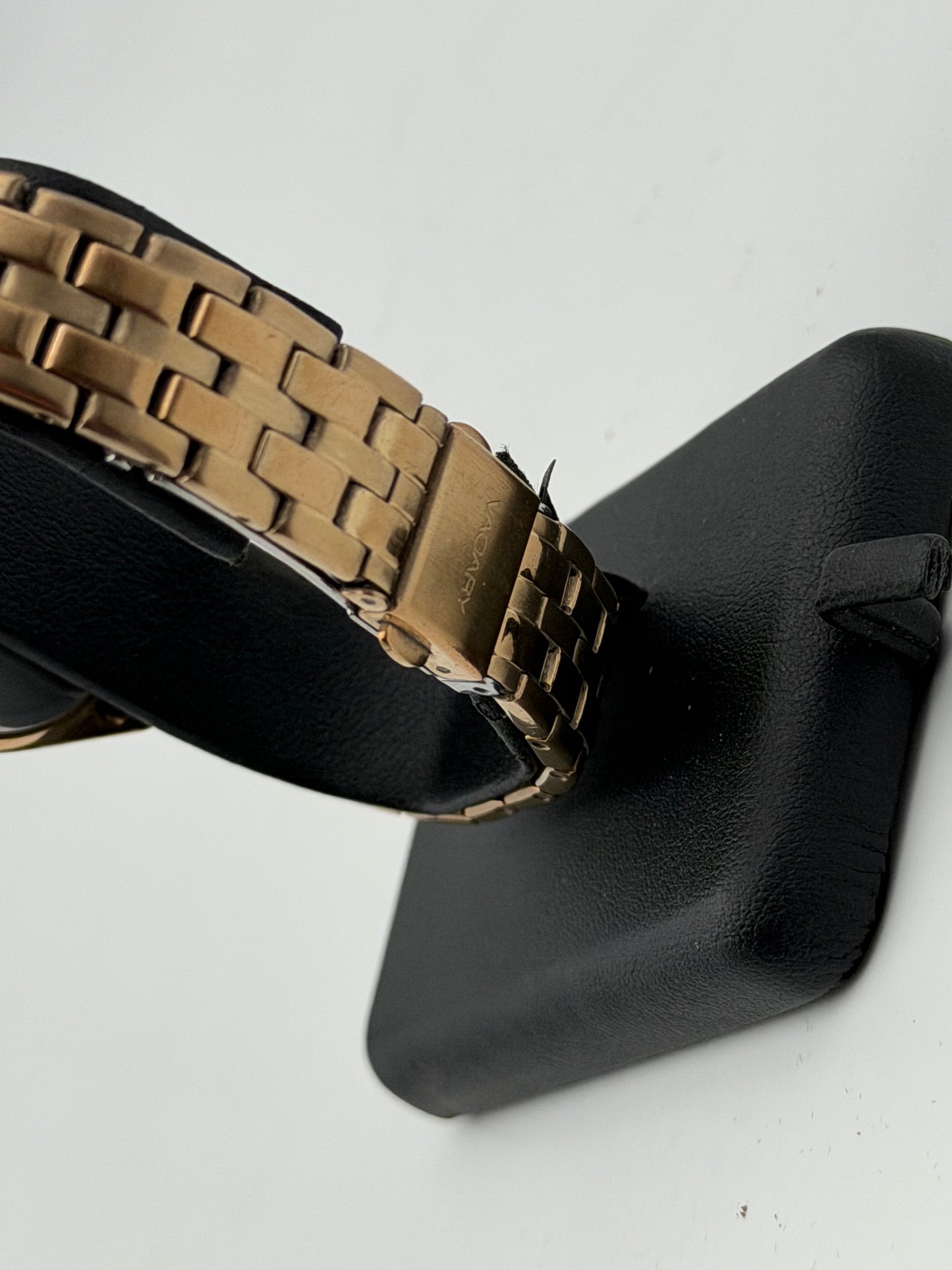 vagary 34mm watch g011-s112541 quartz