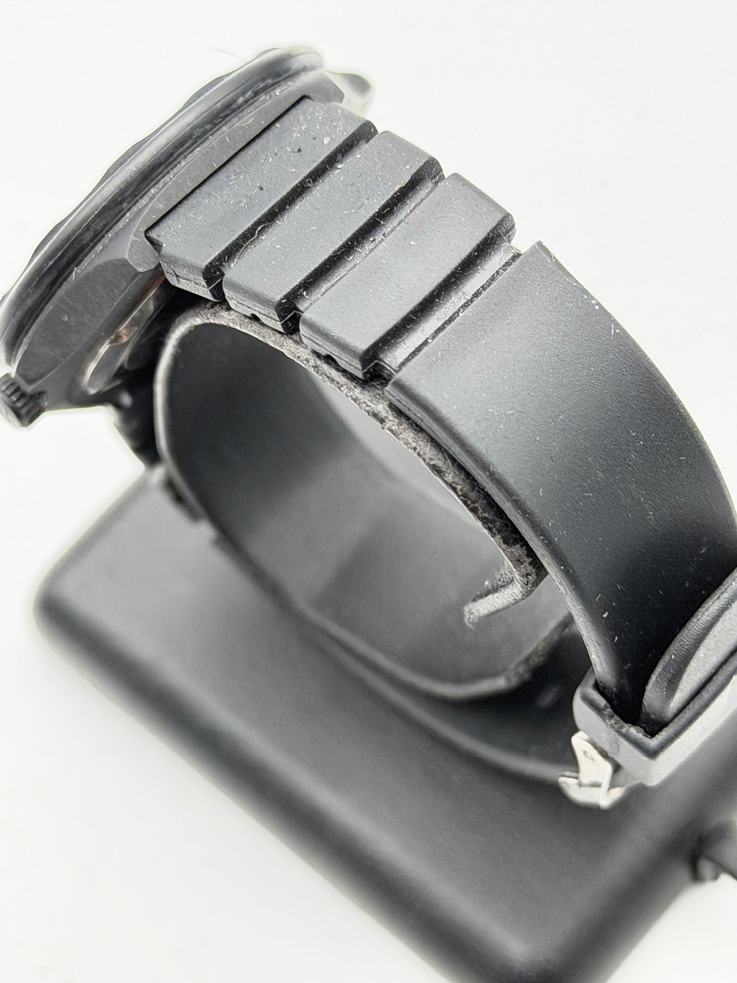 vagary quartz 41mm new nos watch