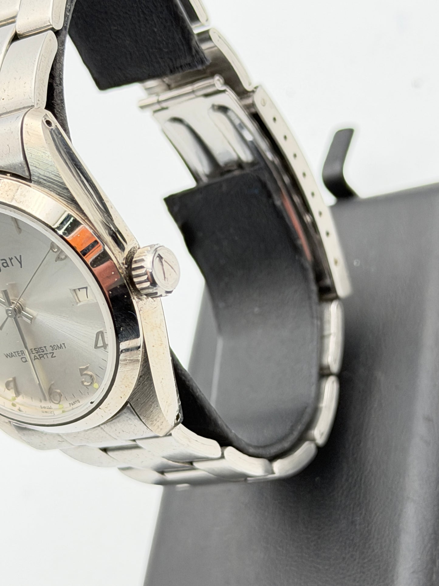 vagary quartz watch new nos 34mm
