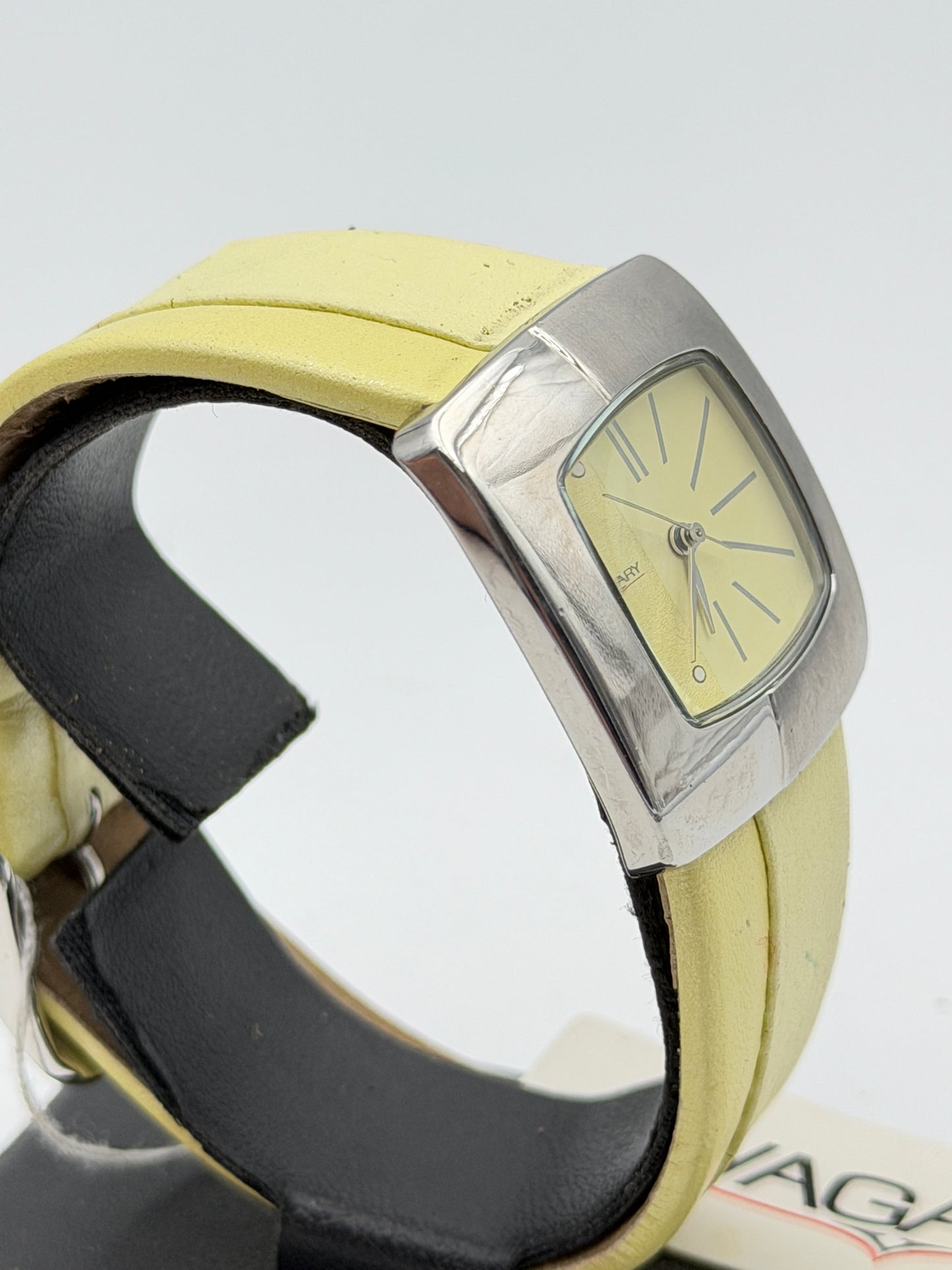 vagary quartz nos vintage watch 32mm