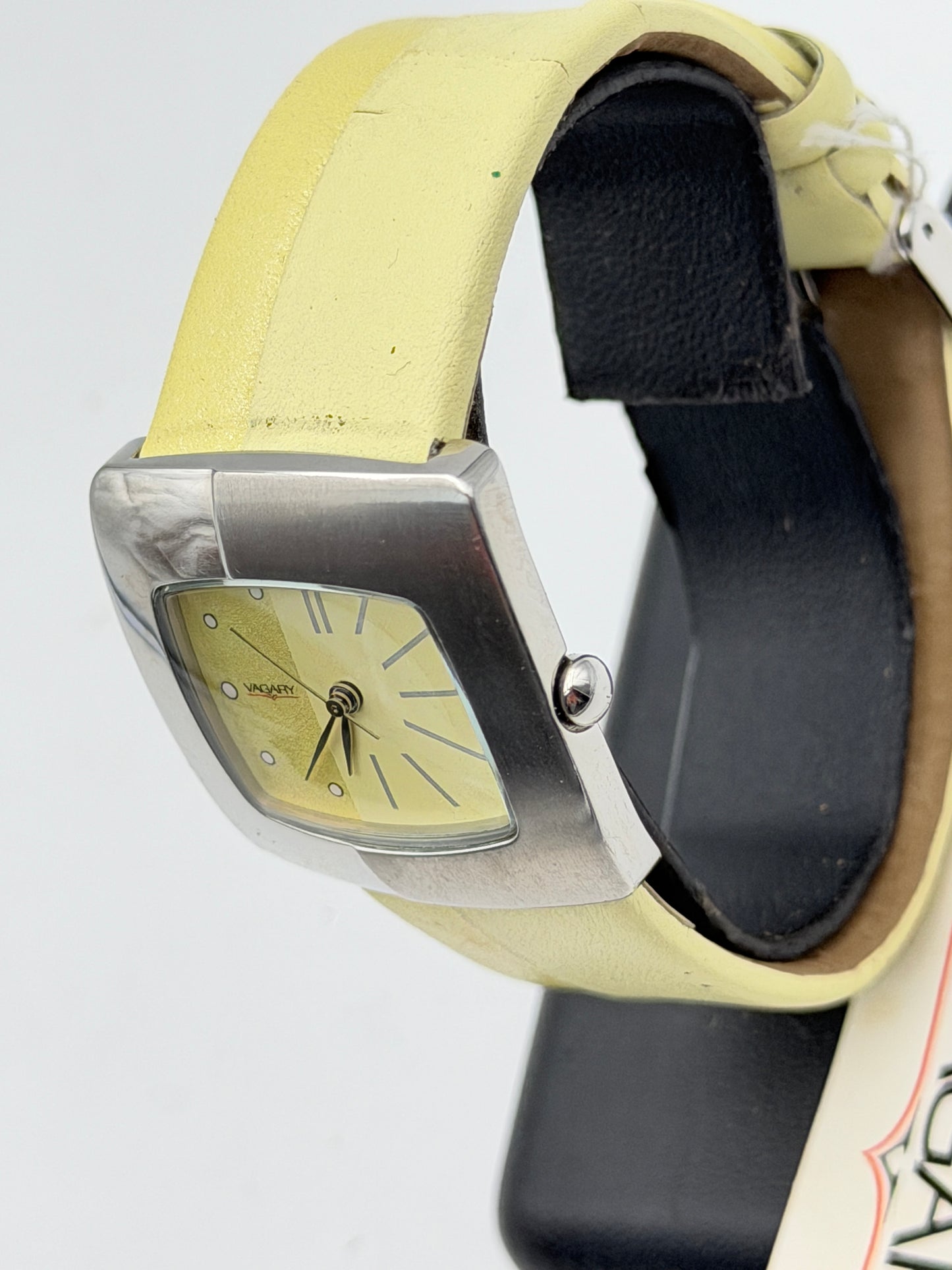 vagary quartz nos vintage watch 32mm