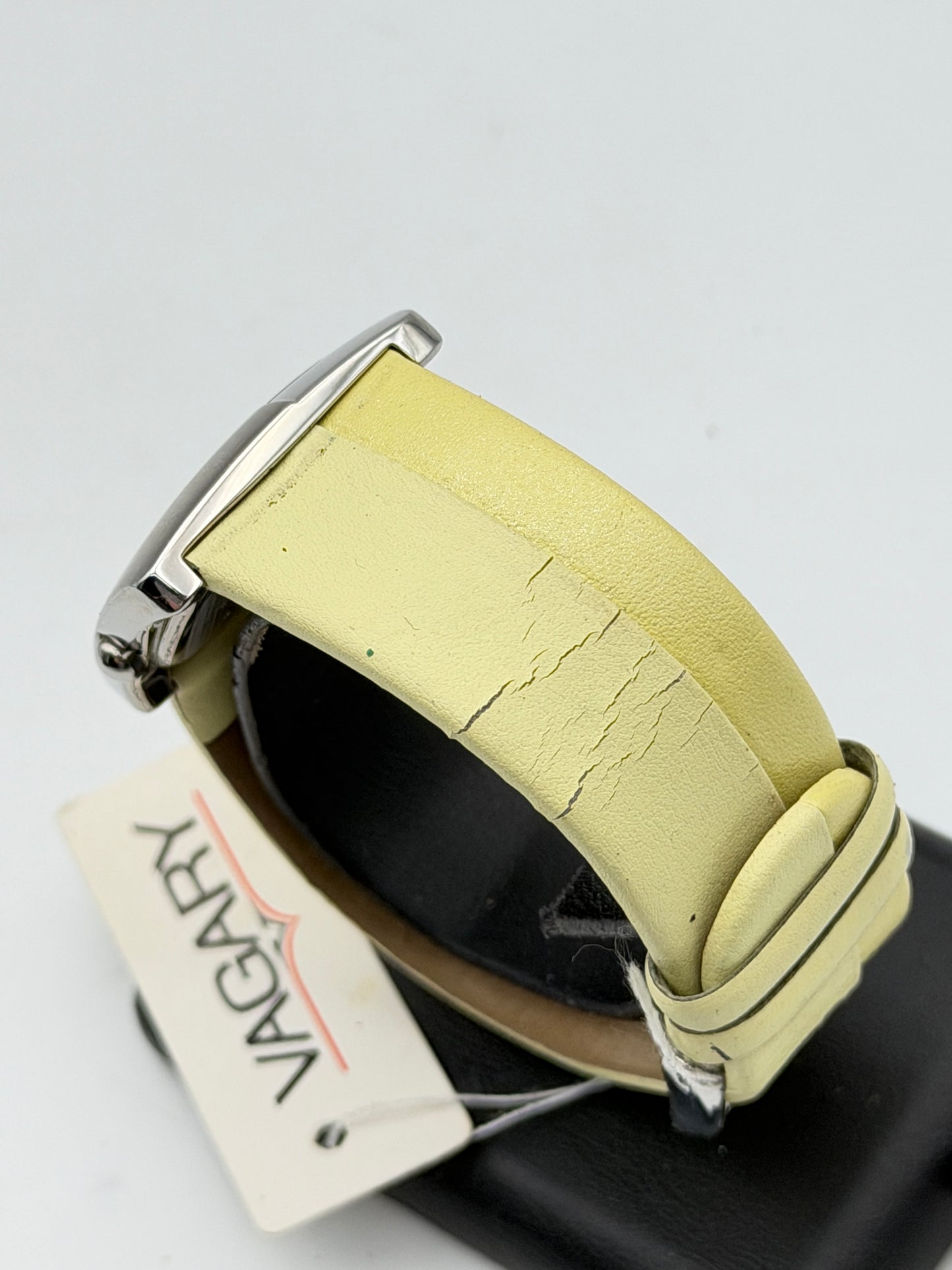 vagary quartz nos vintage watch 32mm