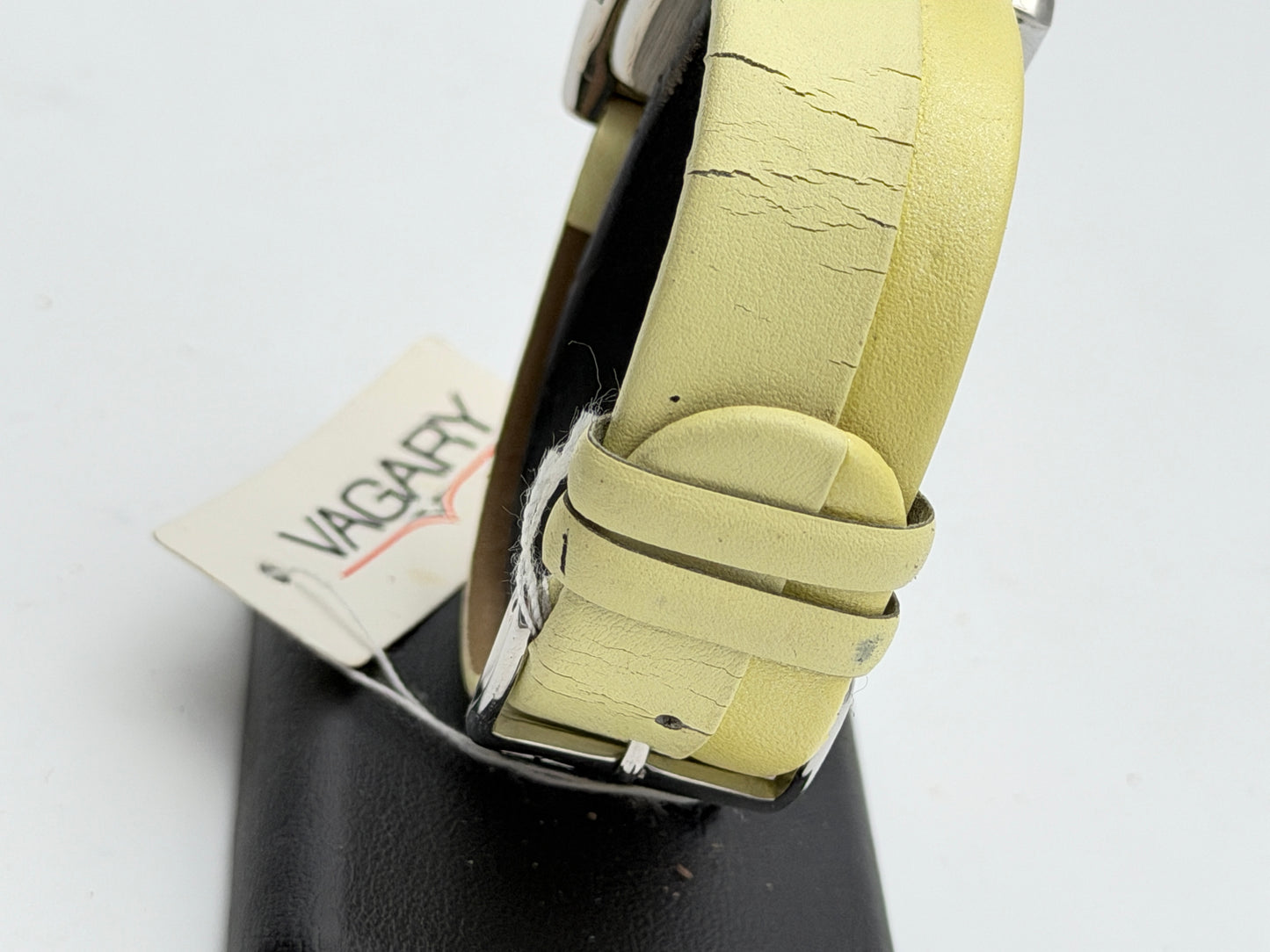 vagary quartz nos vintage watch 32mm