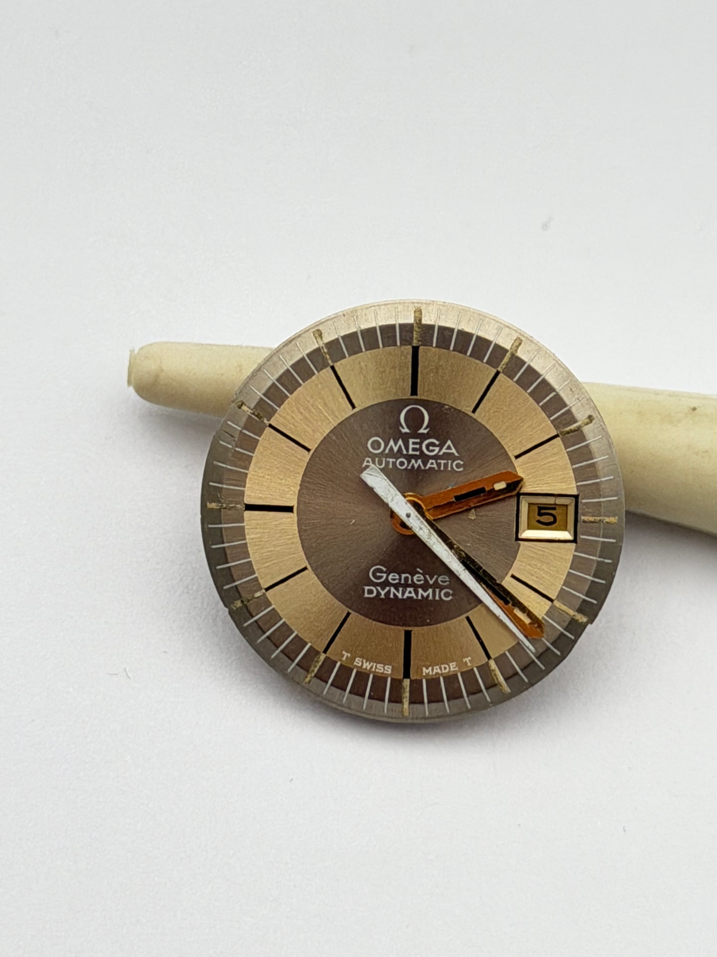 omega genevè dynamic 681 automatic movement movimento