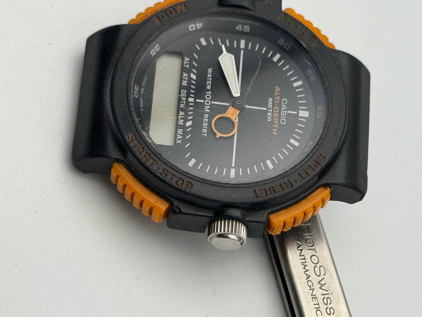 casio alti-depht meter arw-320 44mm vintage
