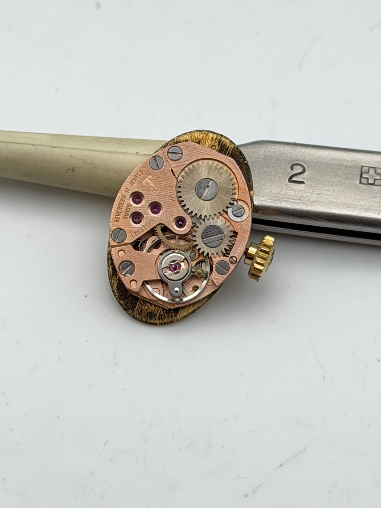 tissot saphir swiss 17 jewels movement movimento