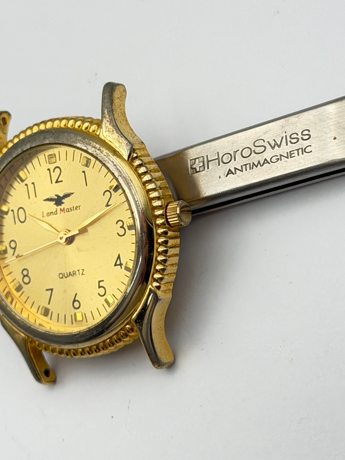 land master quartz 33mm watch