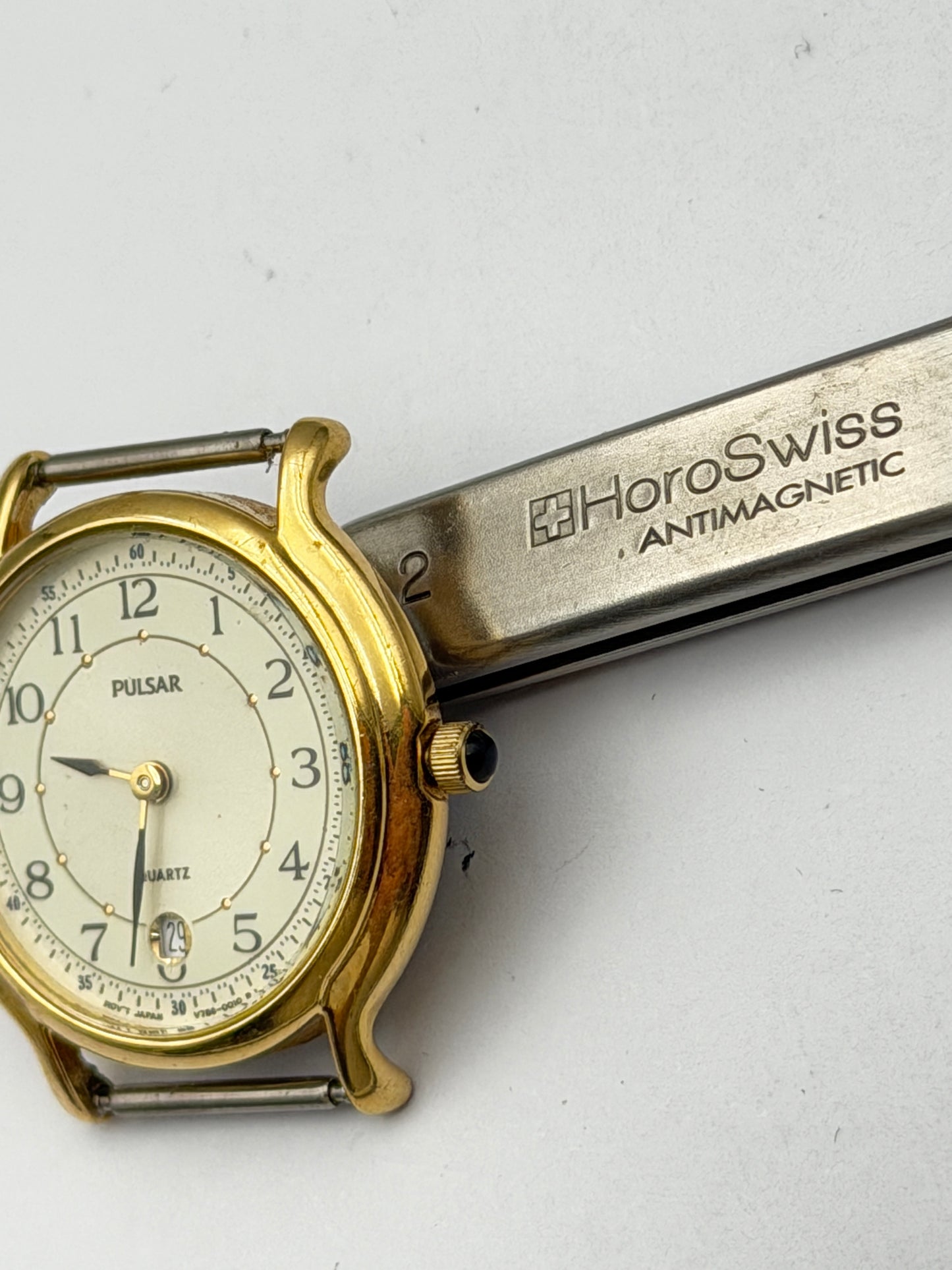 pulsar v789-0010 28mm watch vintage