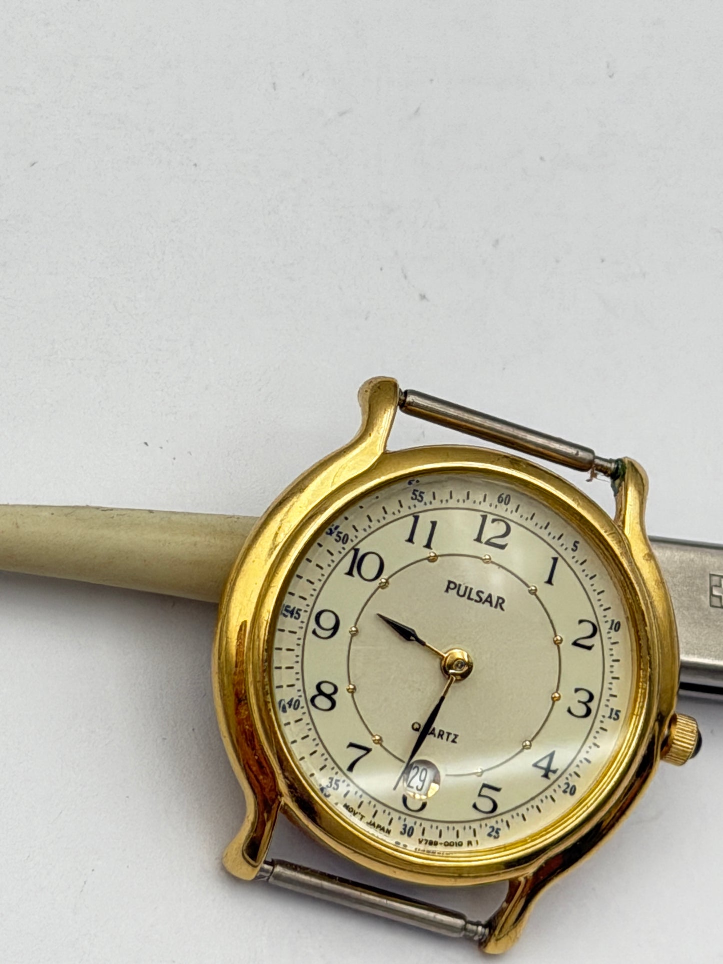pulsar v789-0010 28mm watch vintage