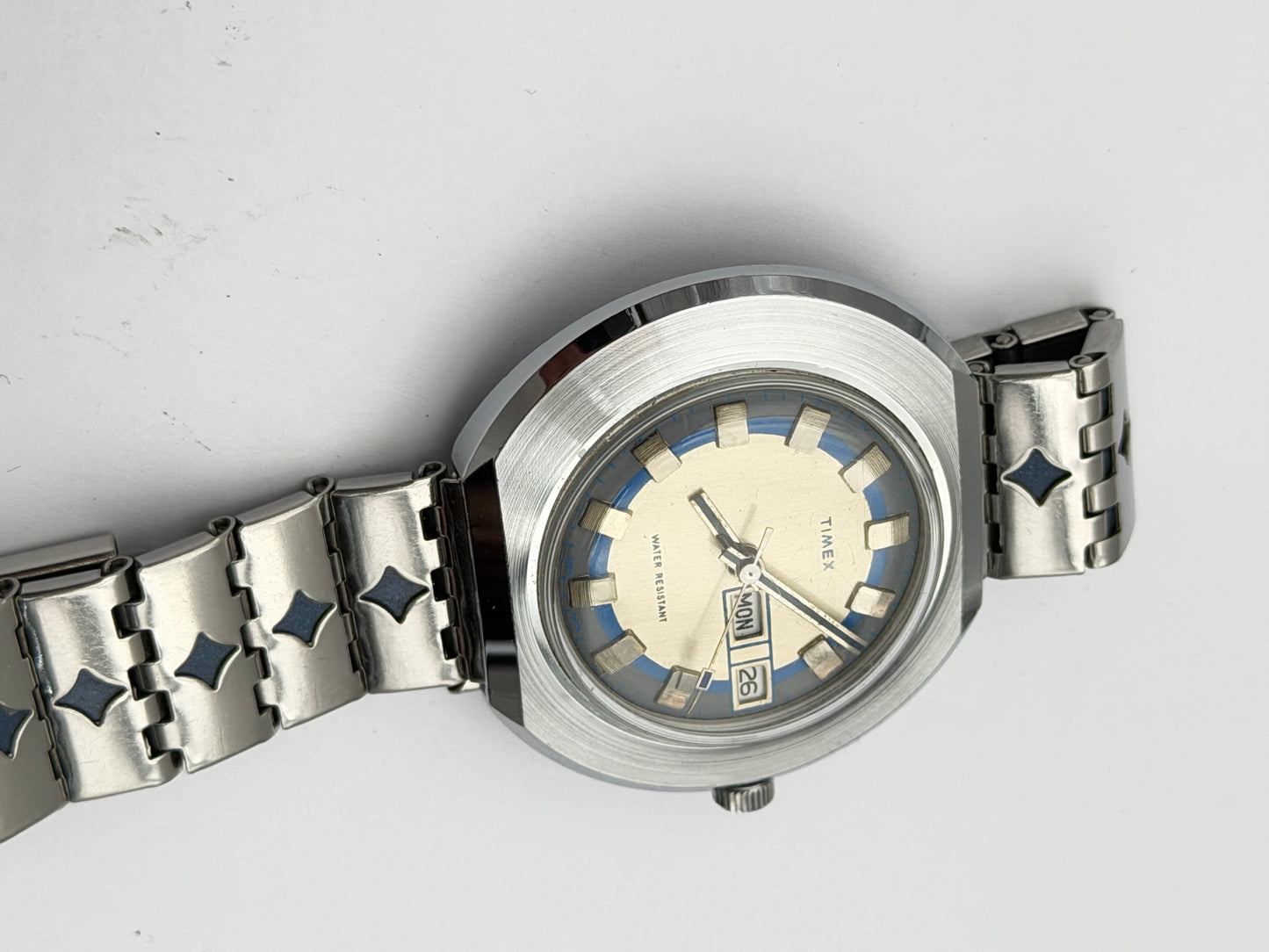 timex ufo 42mm watch vintage
