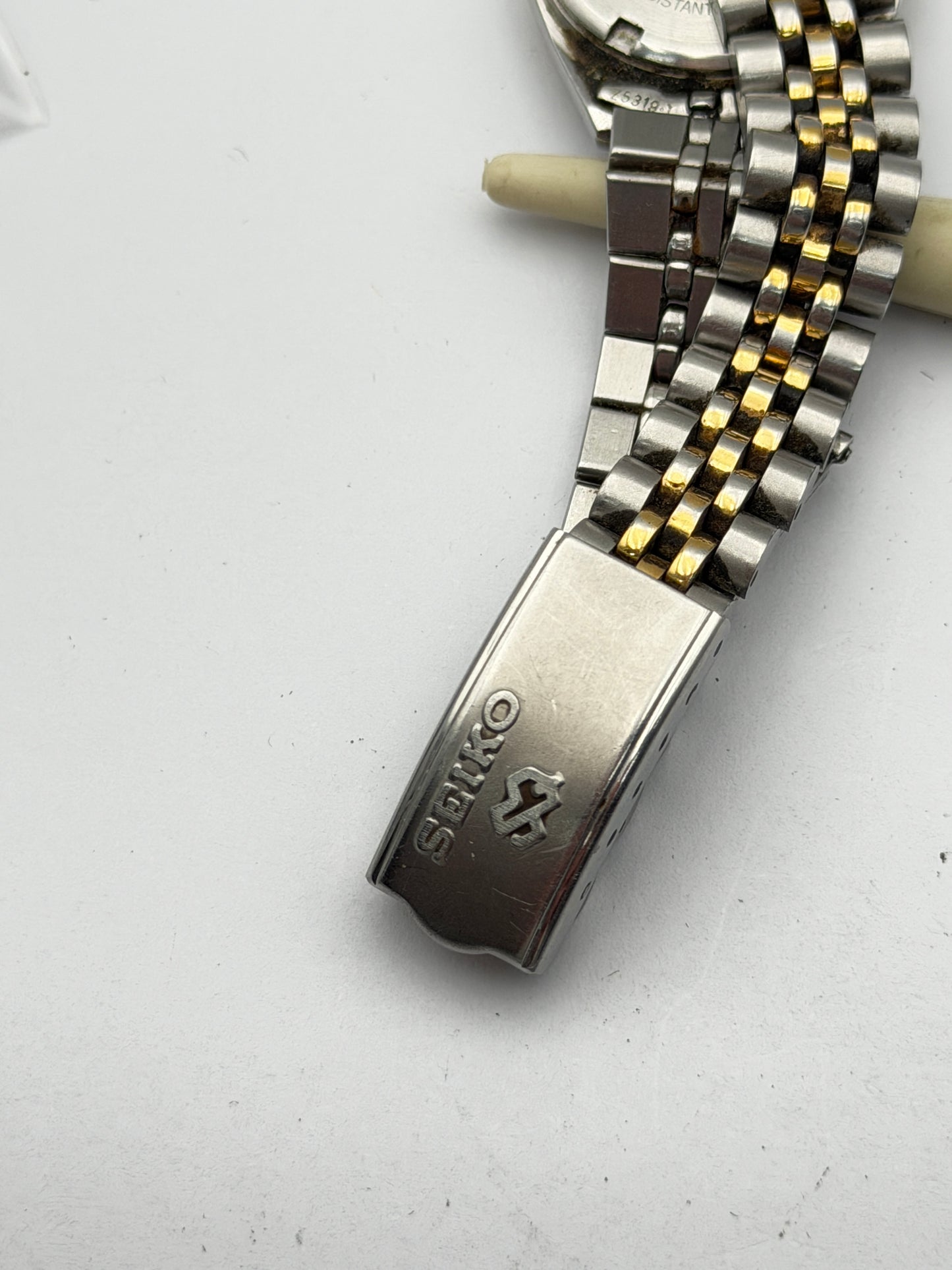 seiko quartz sq 3y03-0160 24mm