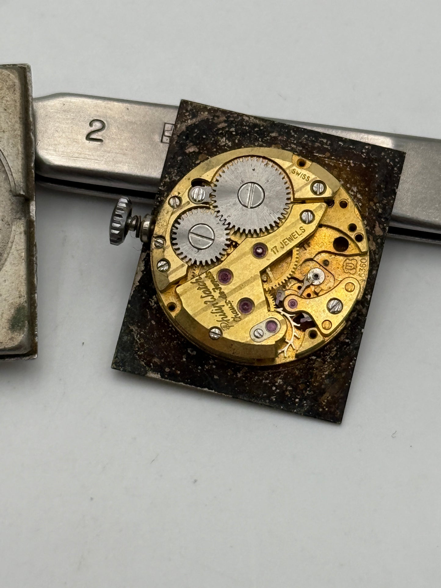 philip watch ut 6360 tonneau movement movimento