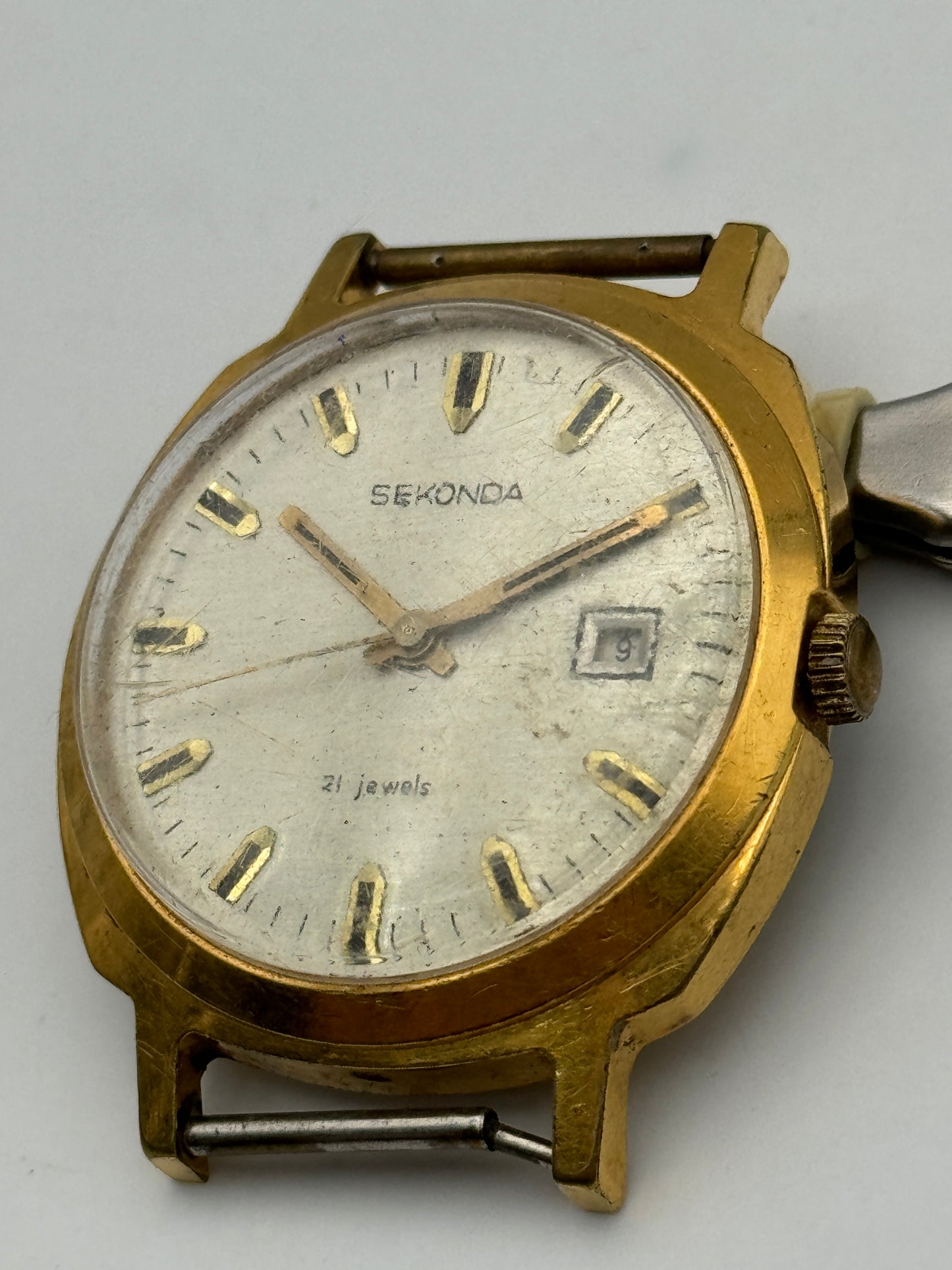 sekonda 37mm gold plated
