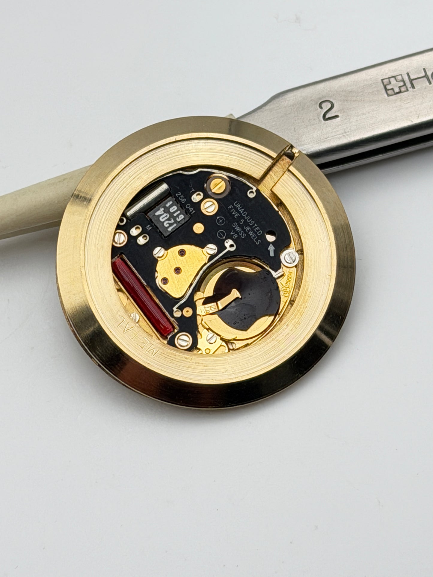 bulova eta 256.041 quartz movement movimento