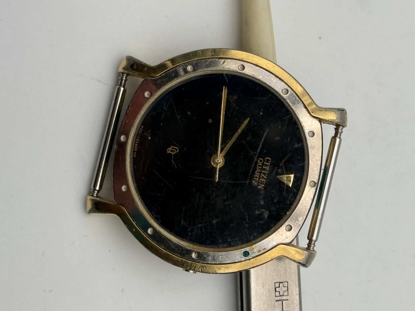 citizen quartz 4031-986016KT 32mm