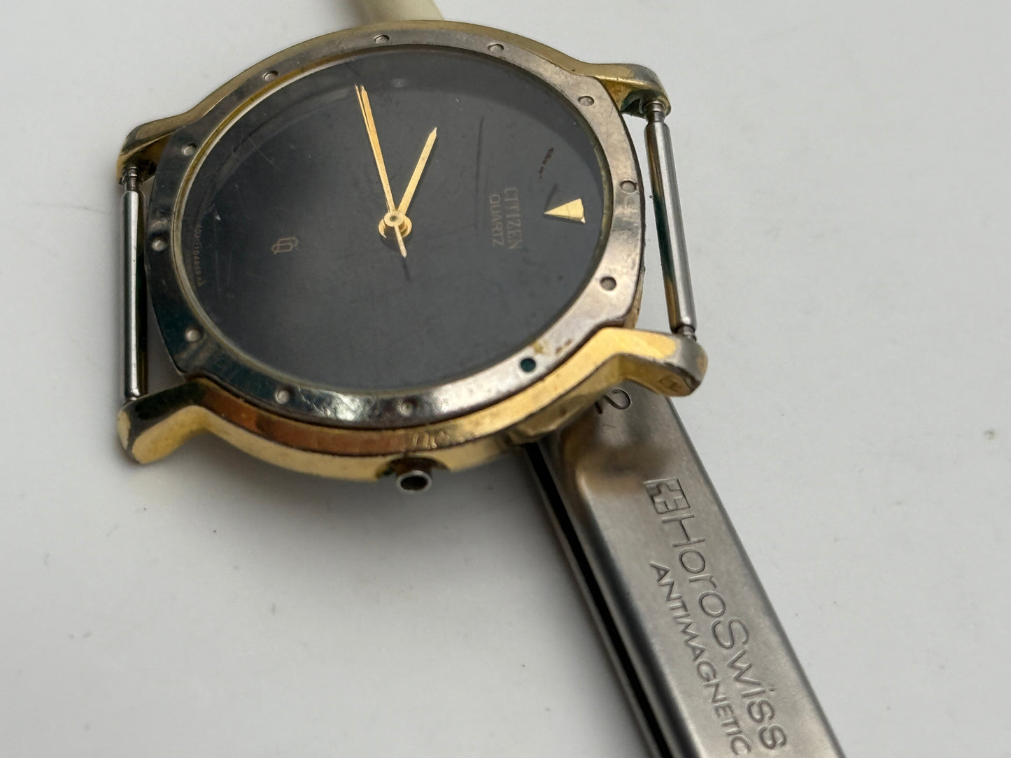 citizen quartz 4031-986016KT 32mm