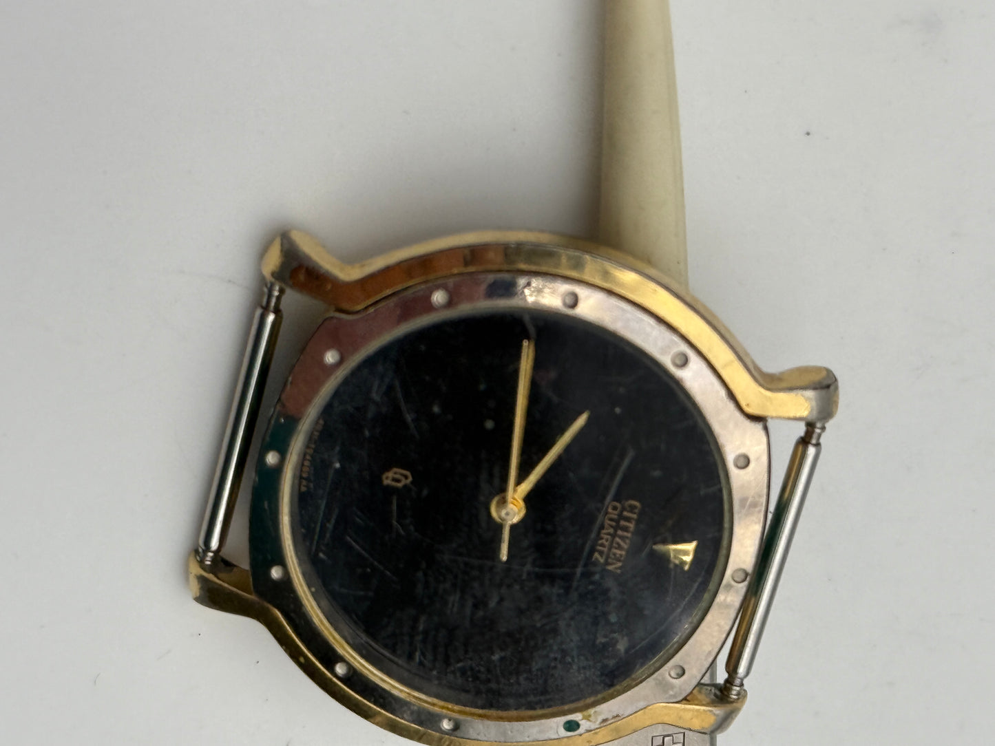 citizen quartz 4031-986016KT 32mm