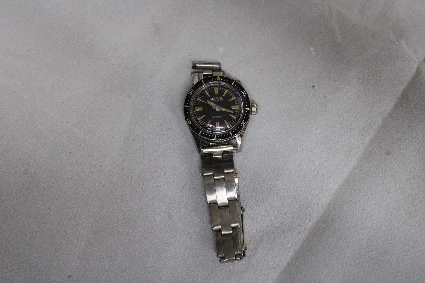 monvis sub diver 26mm watch
