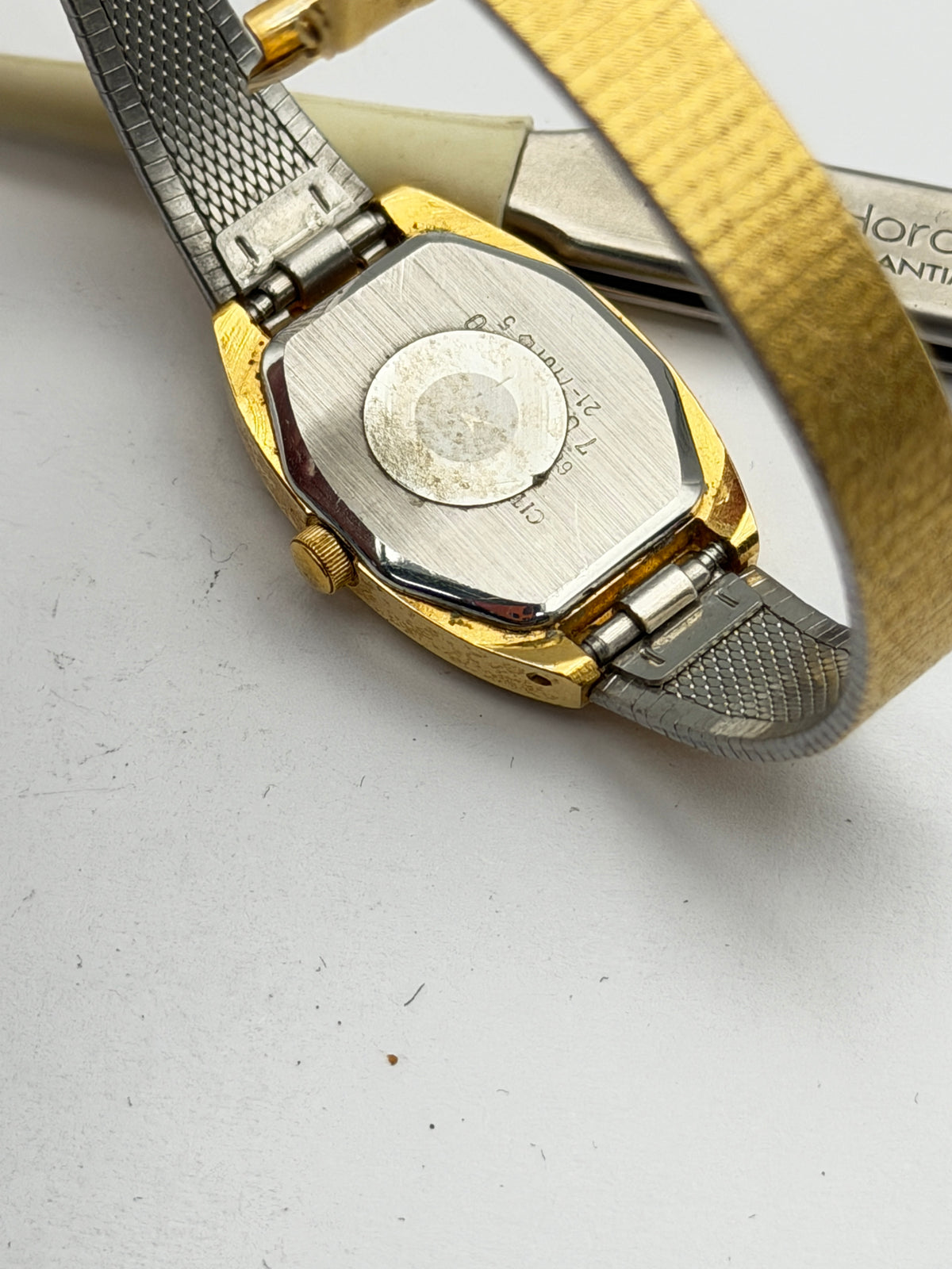citizen quartz 21mm