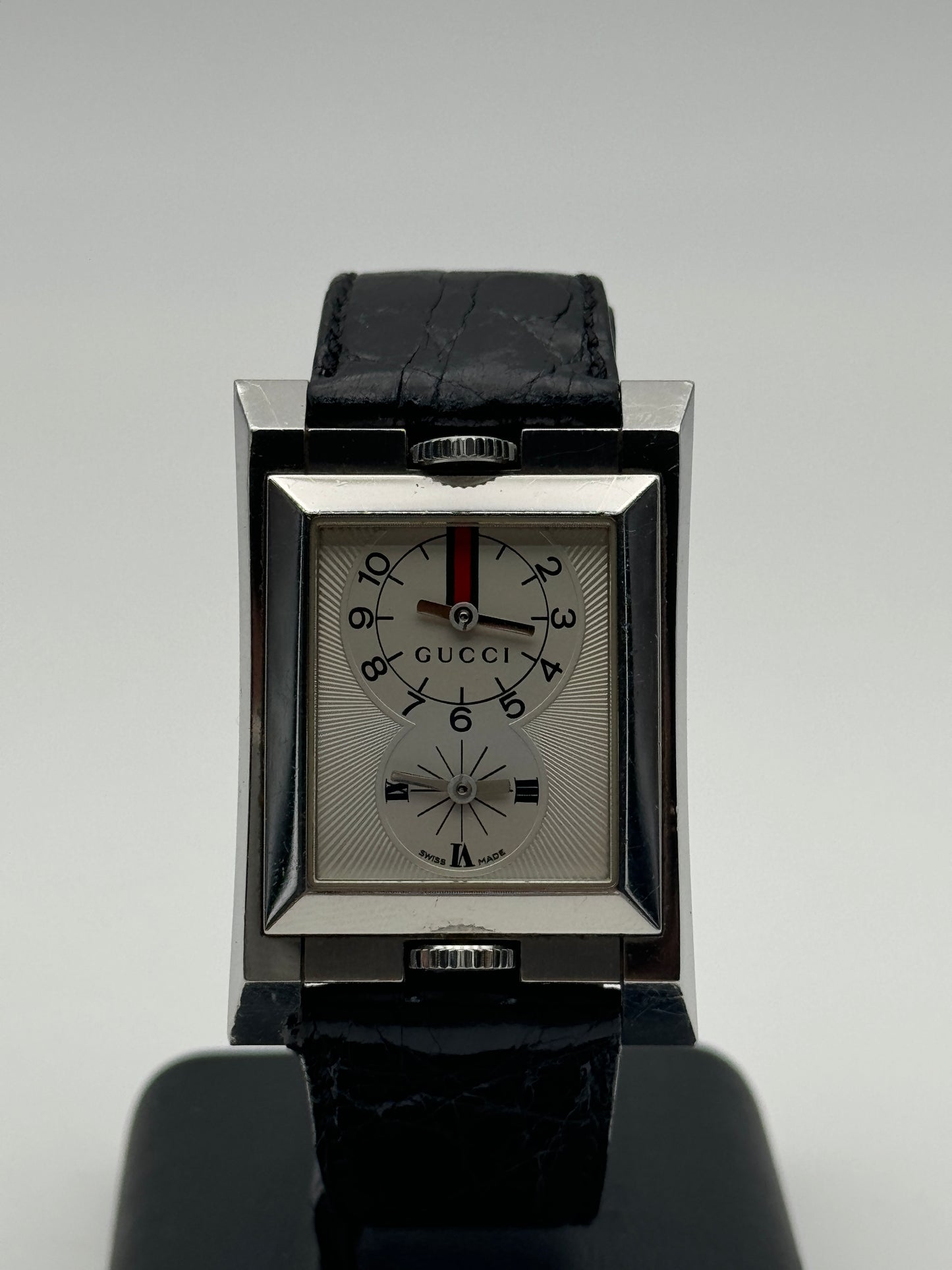 gucci dual time gmt 111 dual swiss made watch