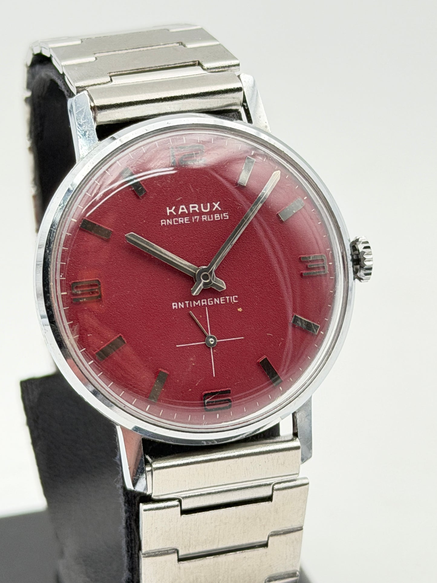 karux red watch steel vintage nos 70s 34mm swiss made