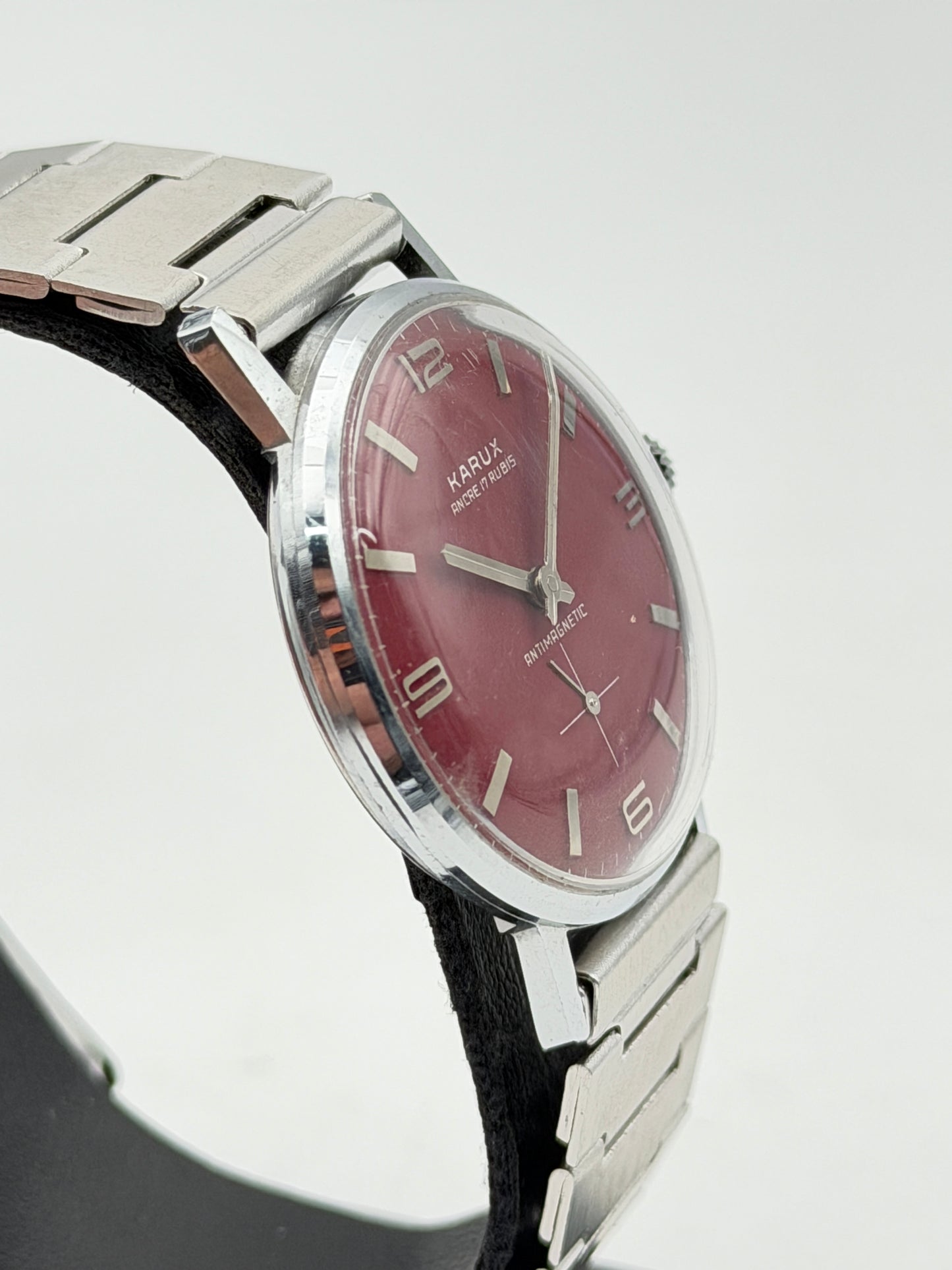 karux red watch steel vintage nos 70s 34mm swiss made