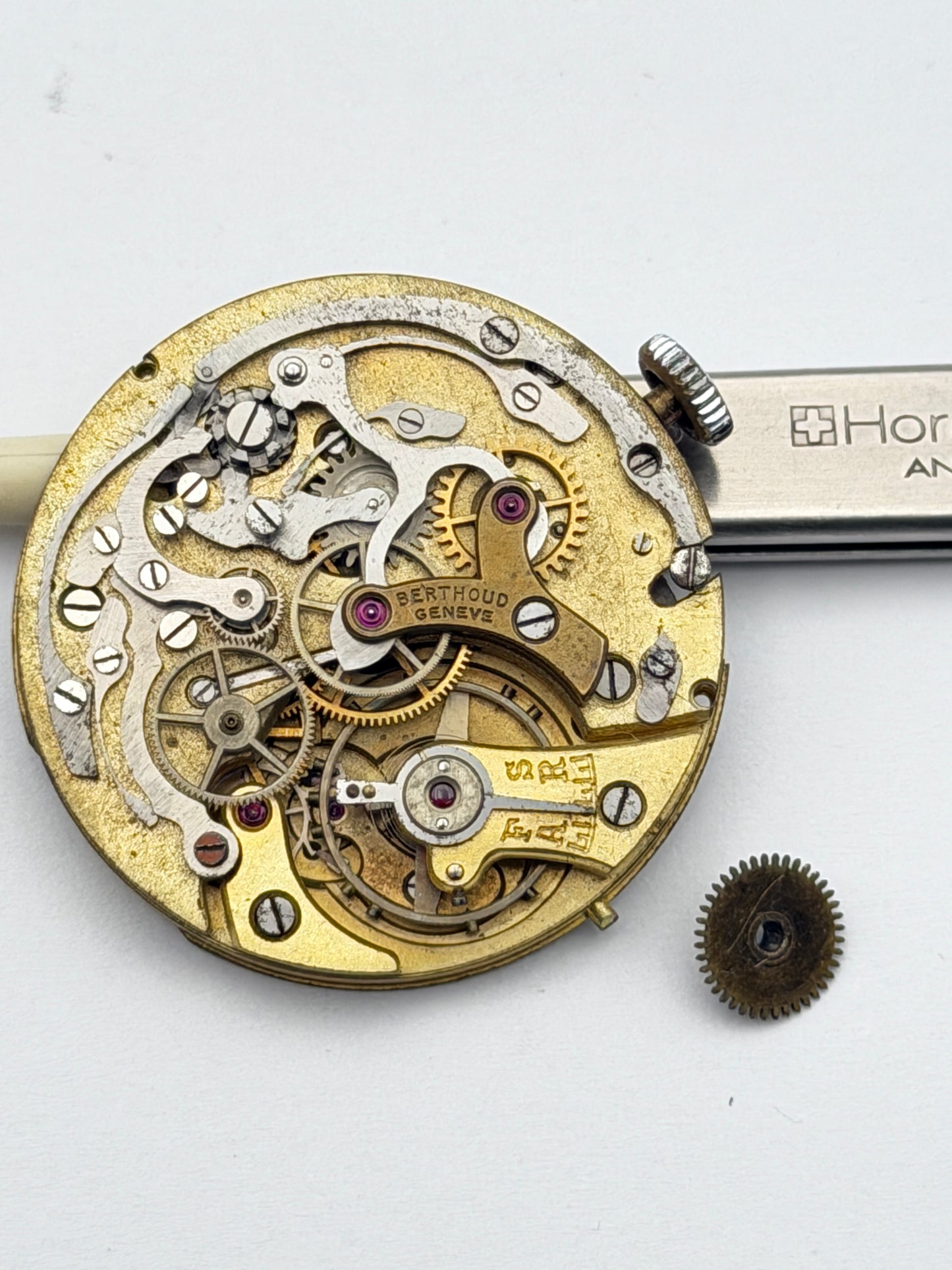 Universal Genève berthoud geneve Chrono 34mm movement movimento