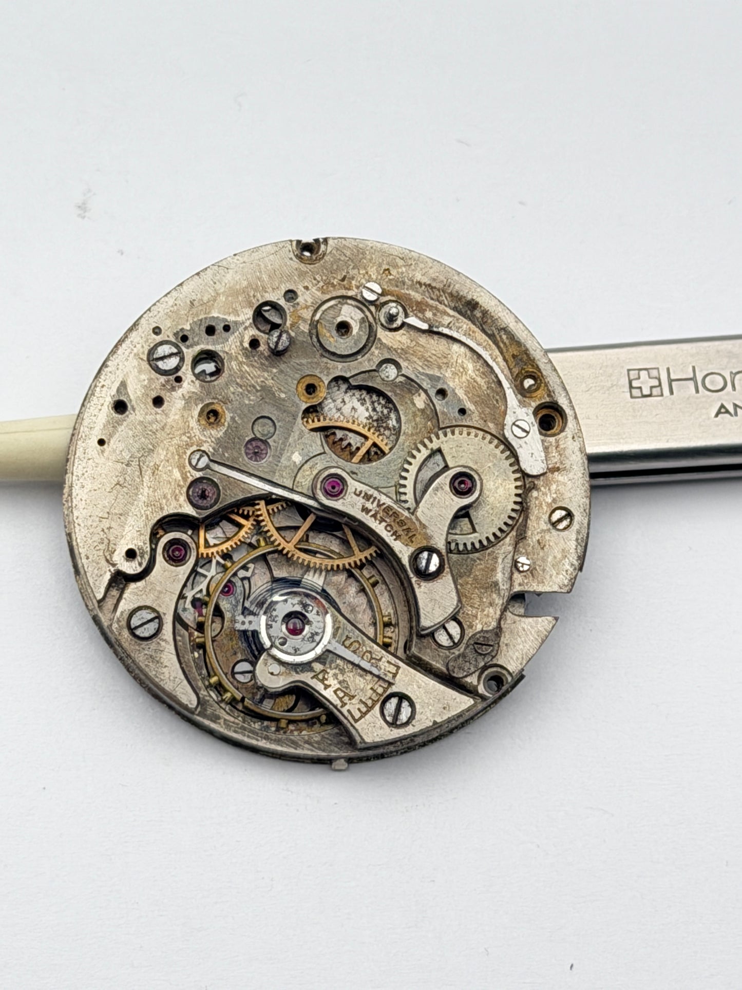 Universal Genève universal watch chrono 34mm movement movimento