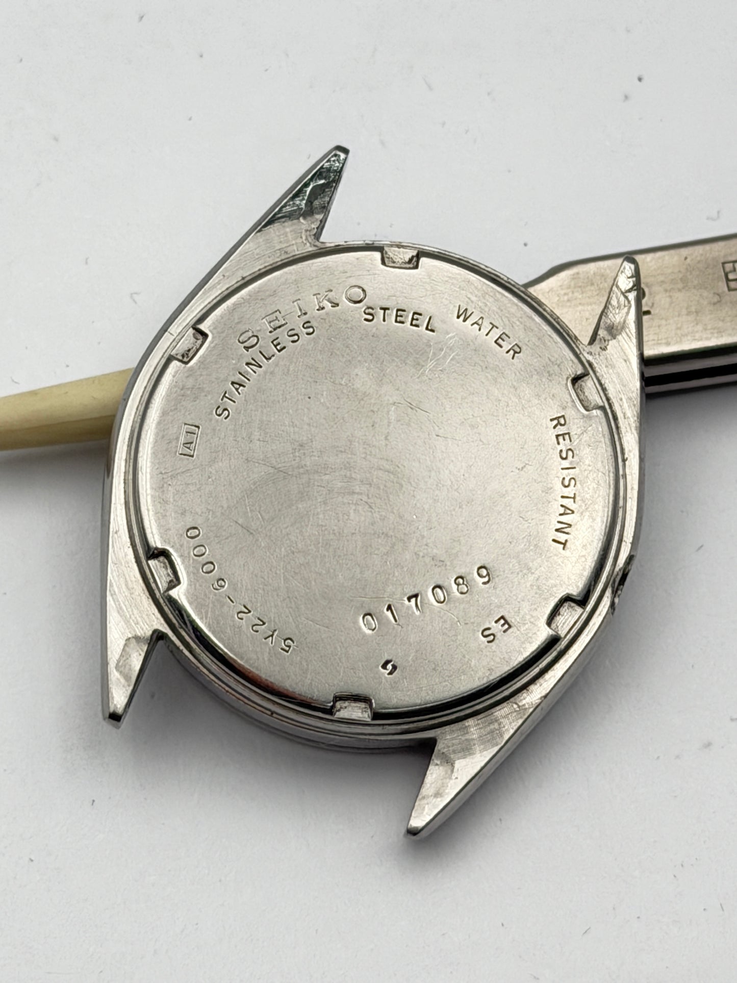 seiko 5y22-6000 33mm cassa case