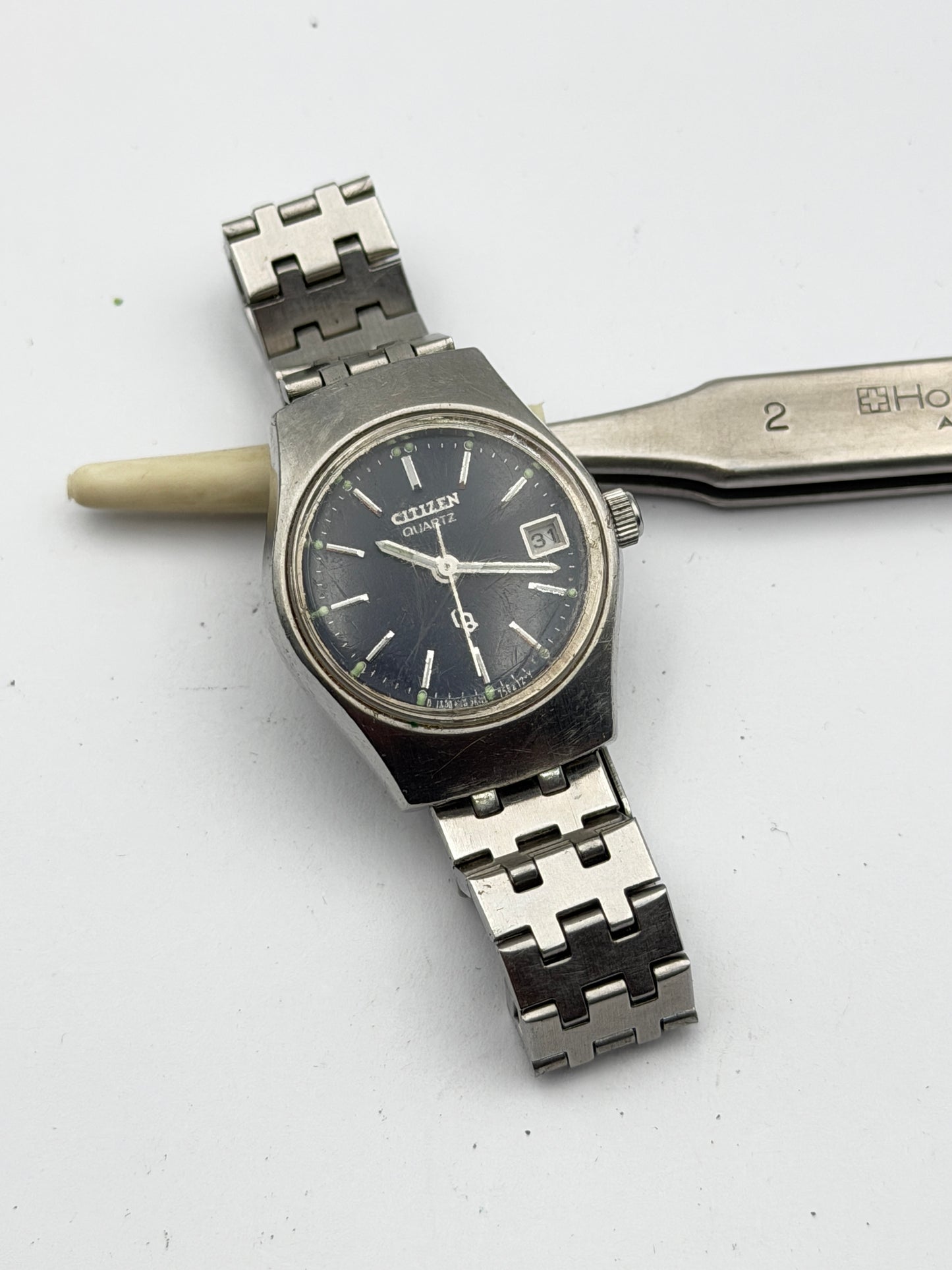 citizen quartz 47-2093 24mm