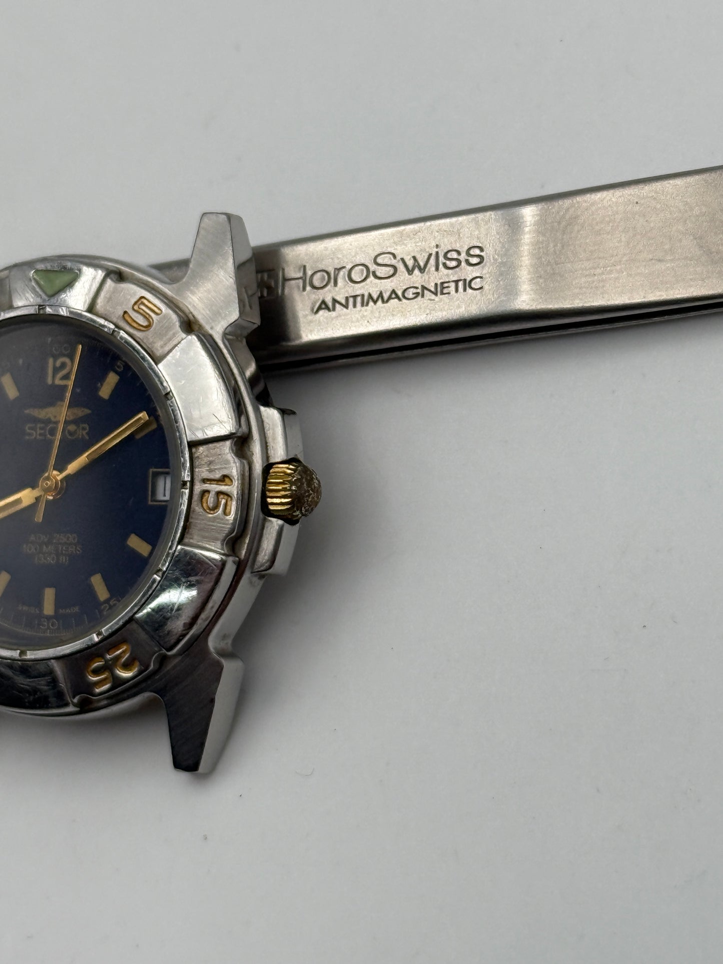 sector adv 2500 34mm swiss made