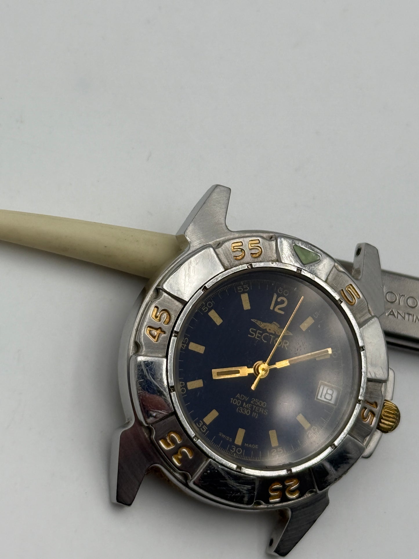 sector adv 2500 34mm swiss made