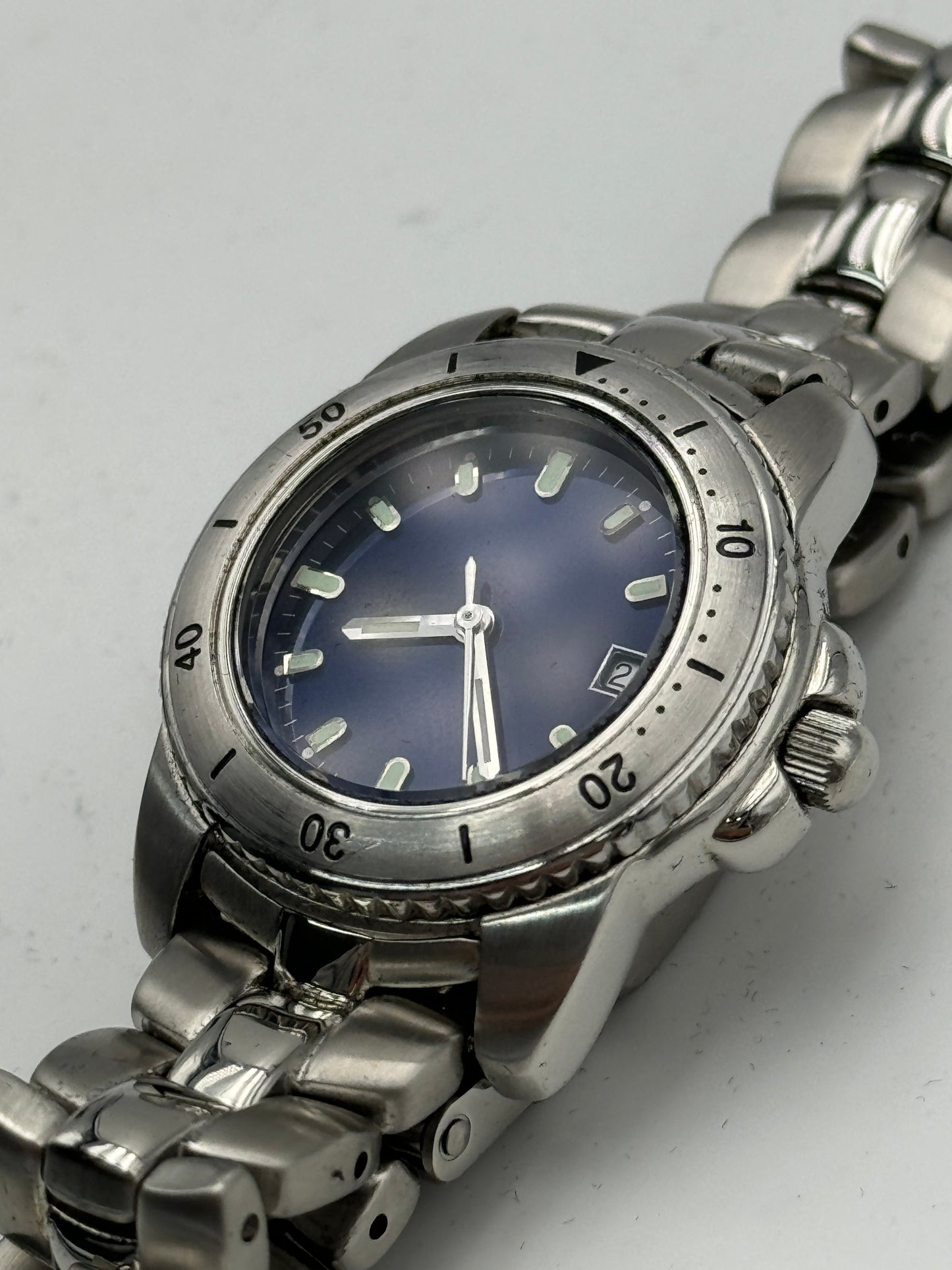 sector watch blue