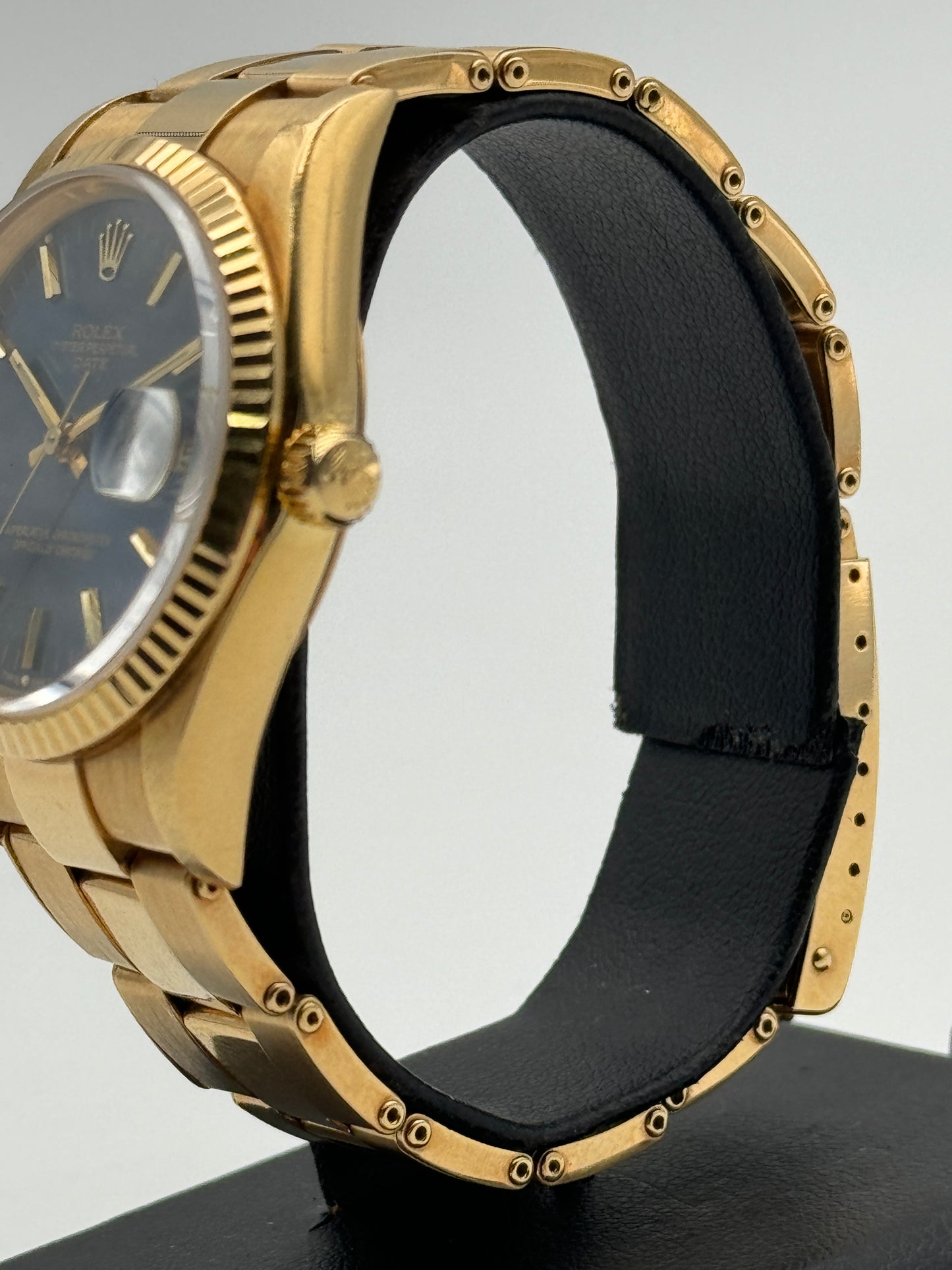 Rolex Oyster Perpetual Date 15238 full gold