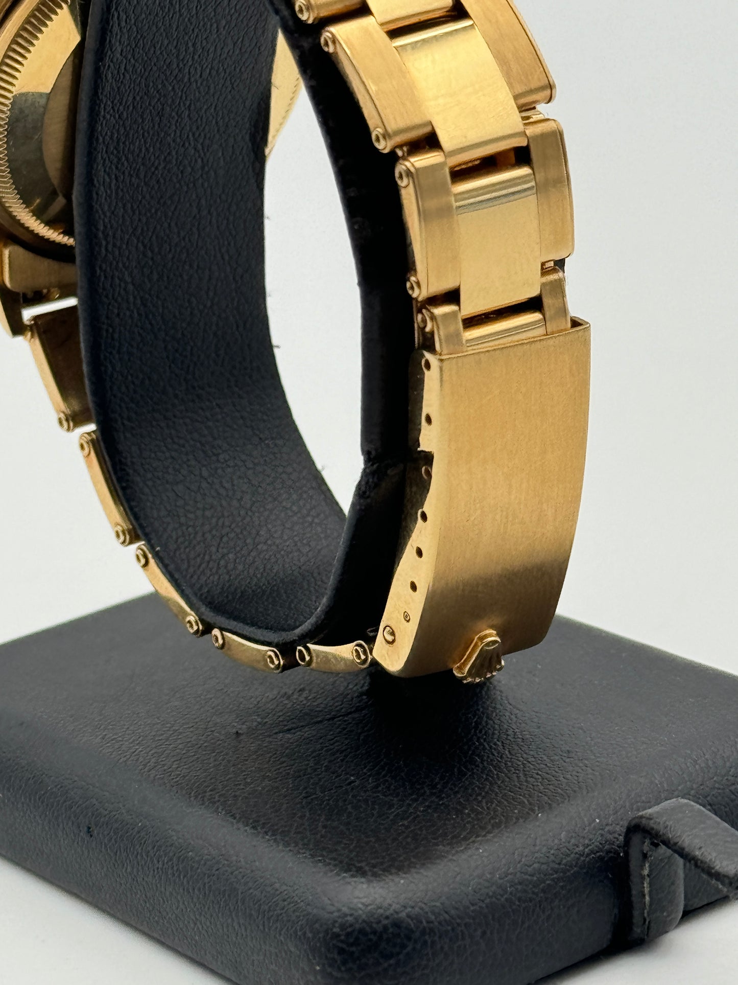 Rolex Oyster Perpetual Date 15238 full gold