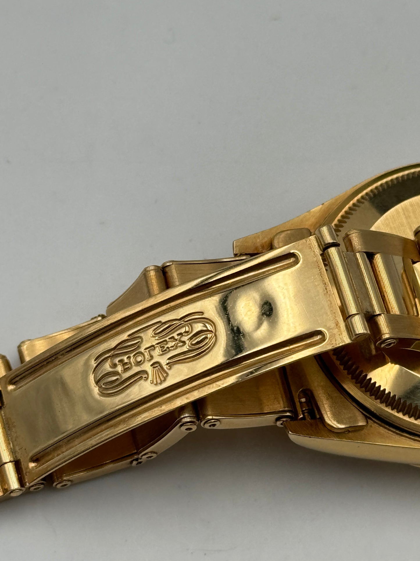 Rolex Oyster Perpetual Date 15238 full gold