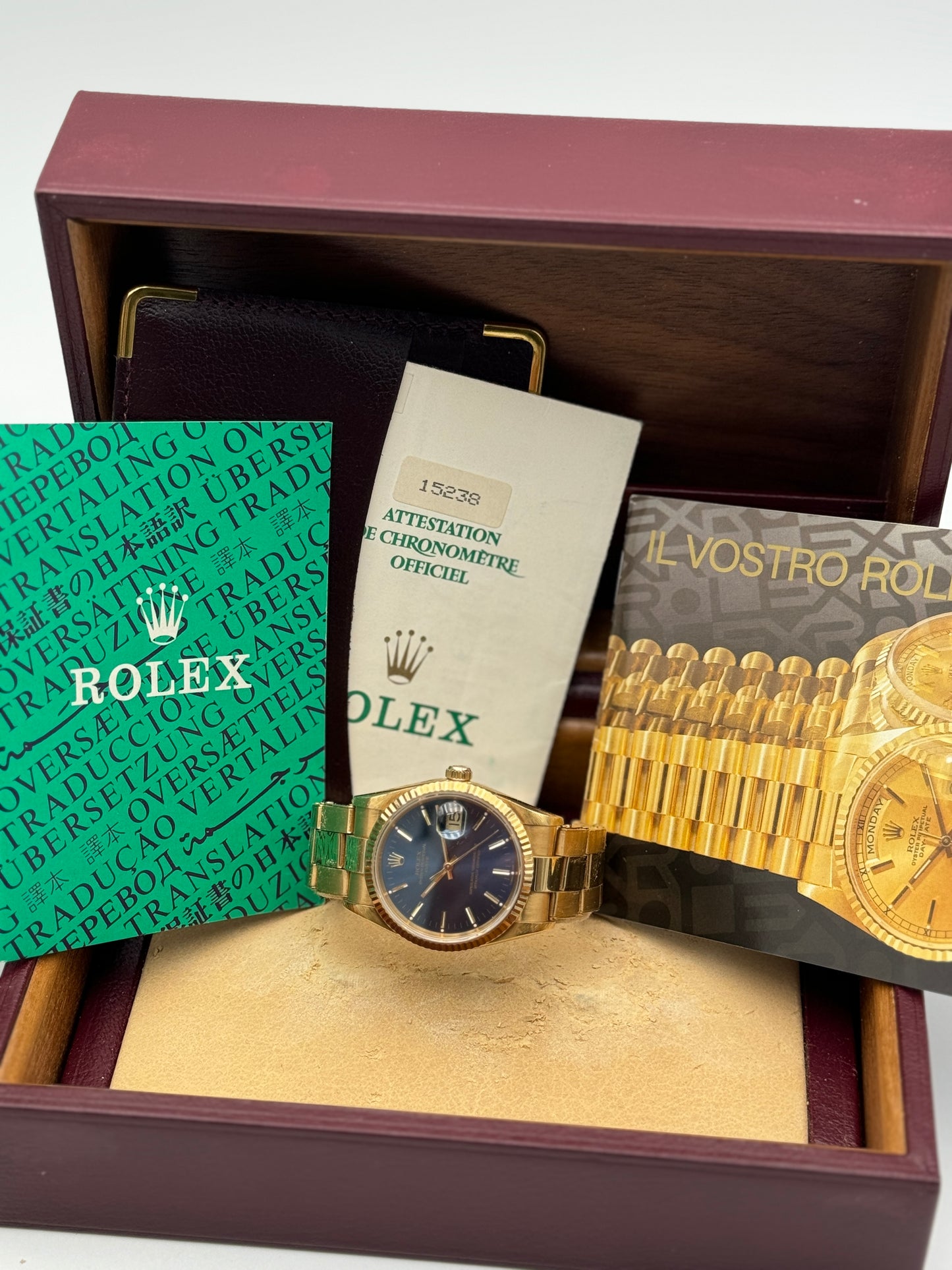 Rolex Oyster Perpetual Date 15238 full gold